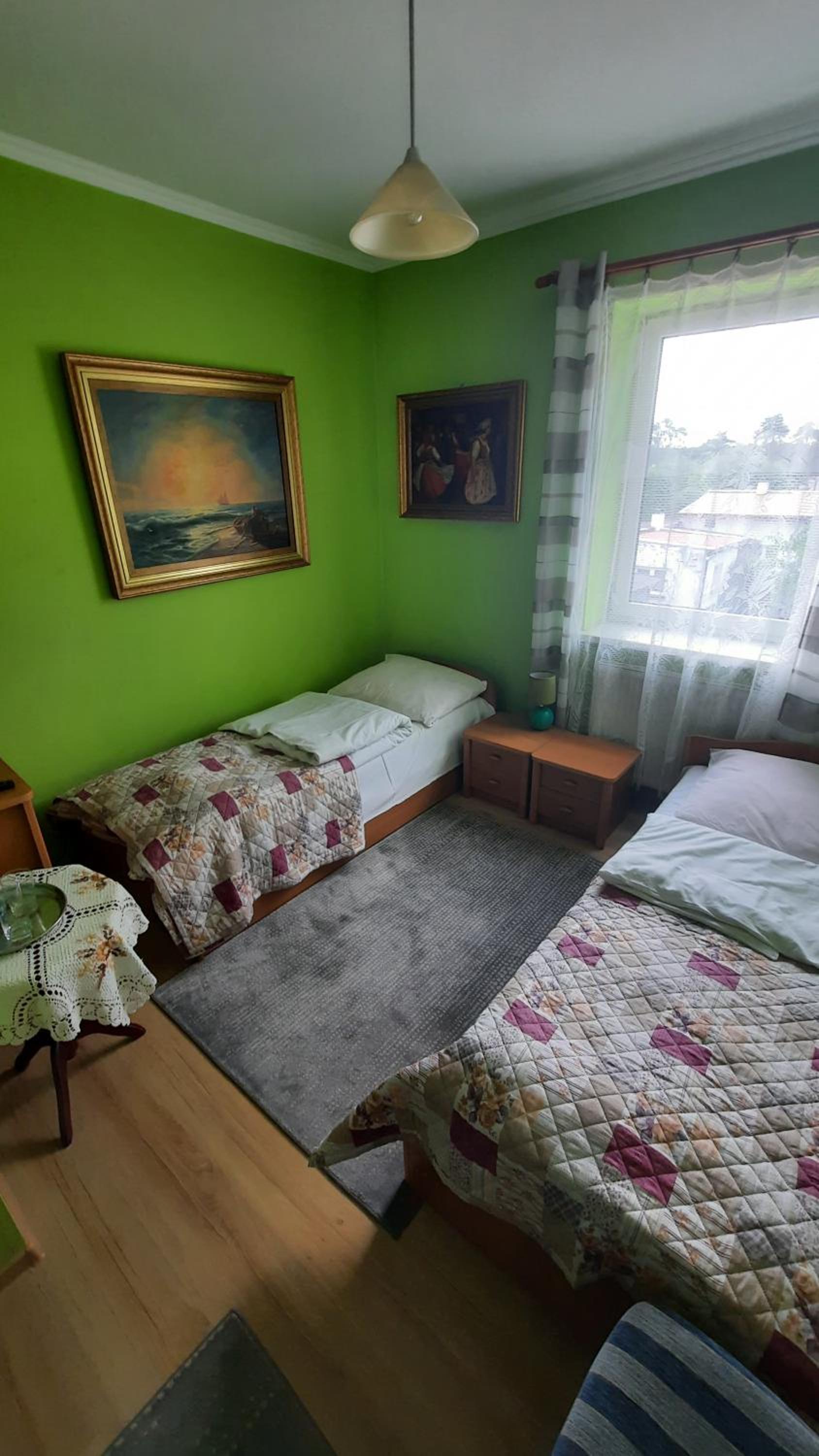 Large Twin Room - Photo 6