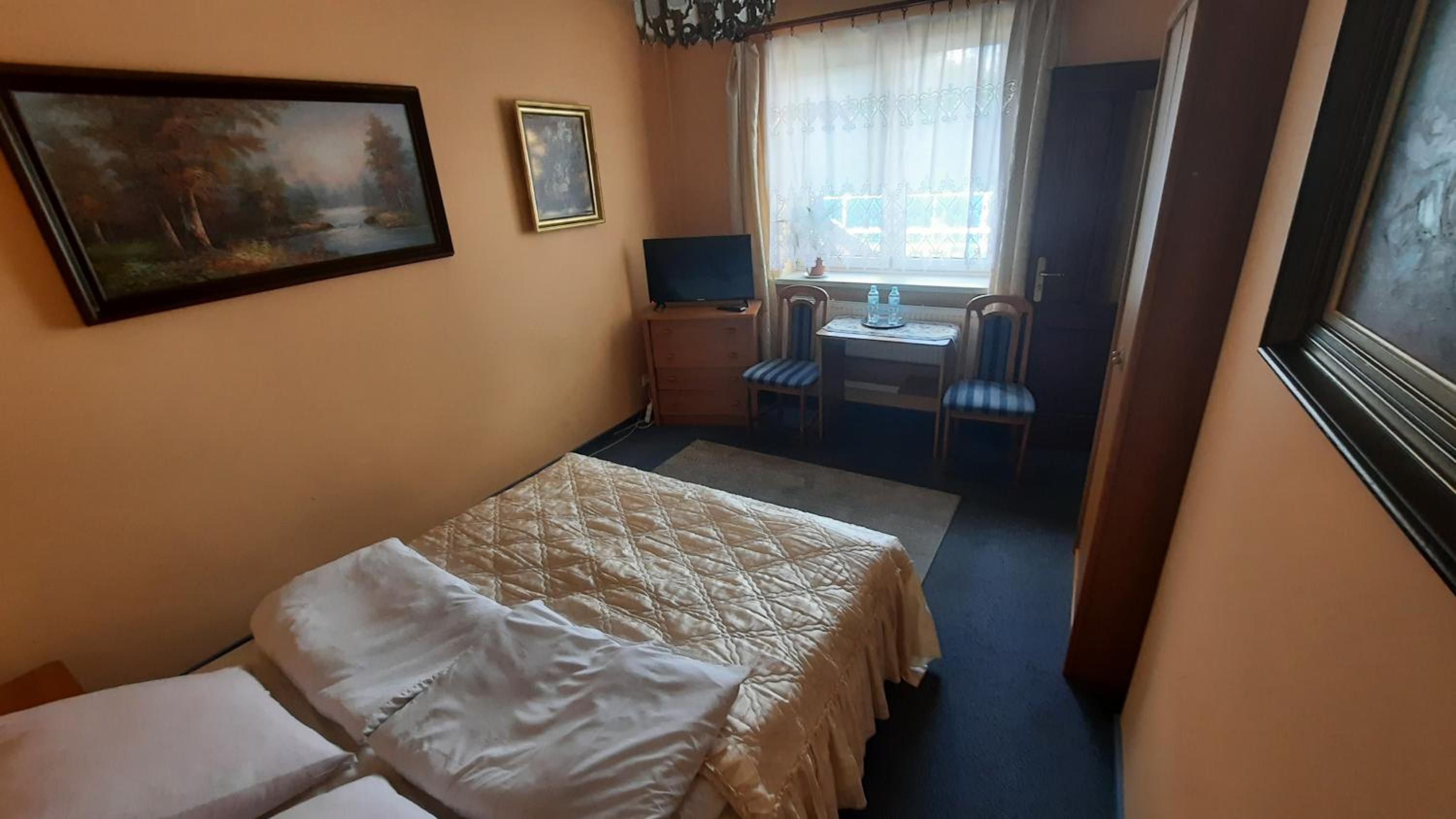 Standard Double Room - Photo 5