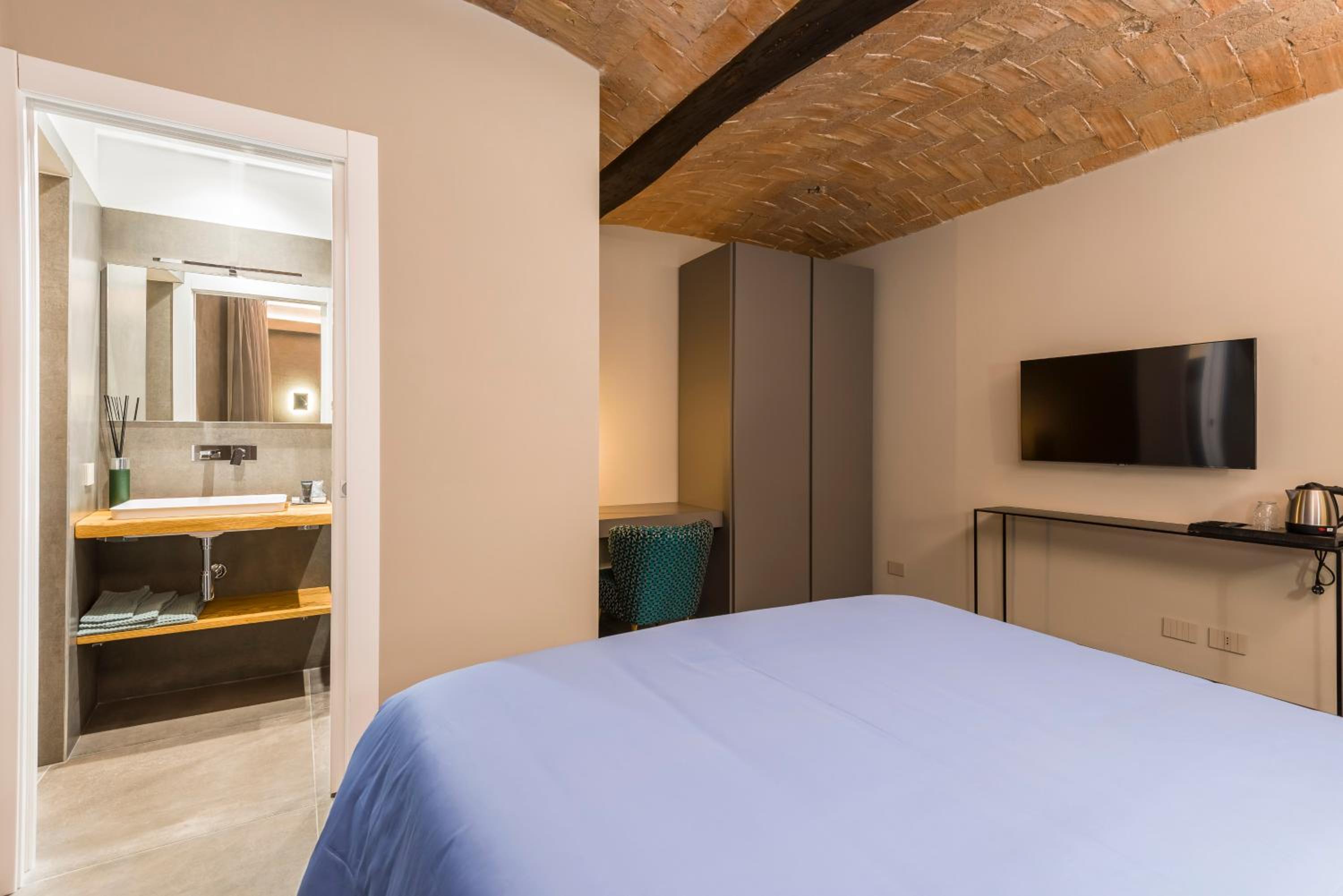 Junior Suite - Photo 16