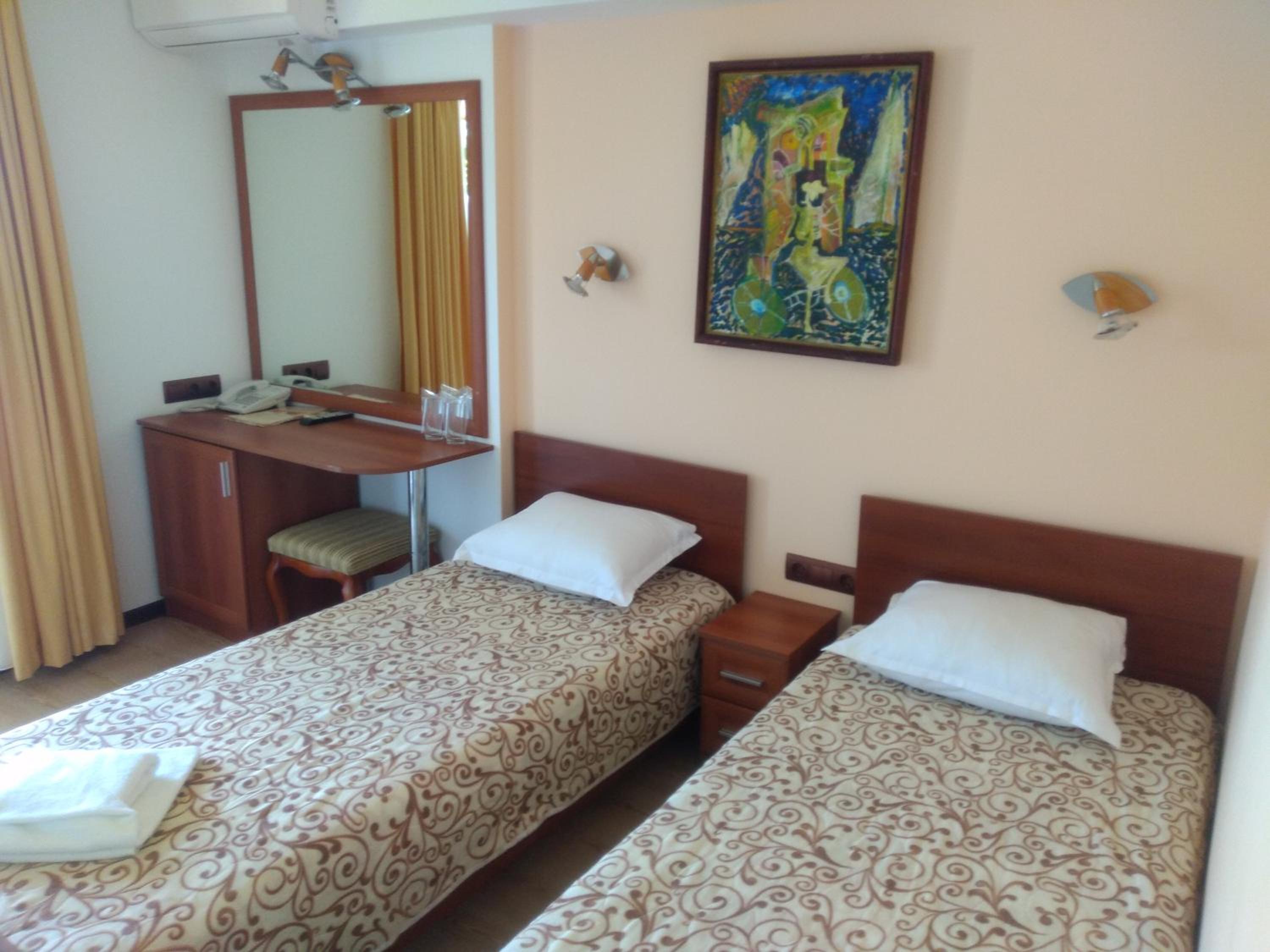 Twin Room with Garden View photo 3