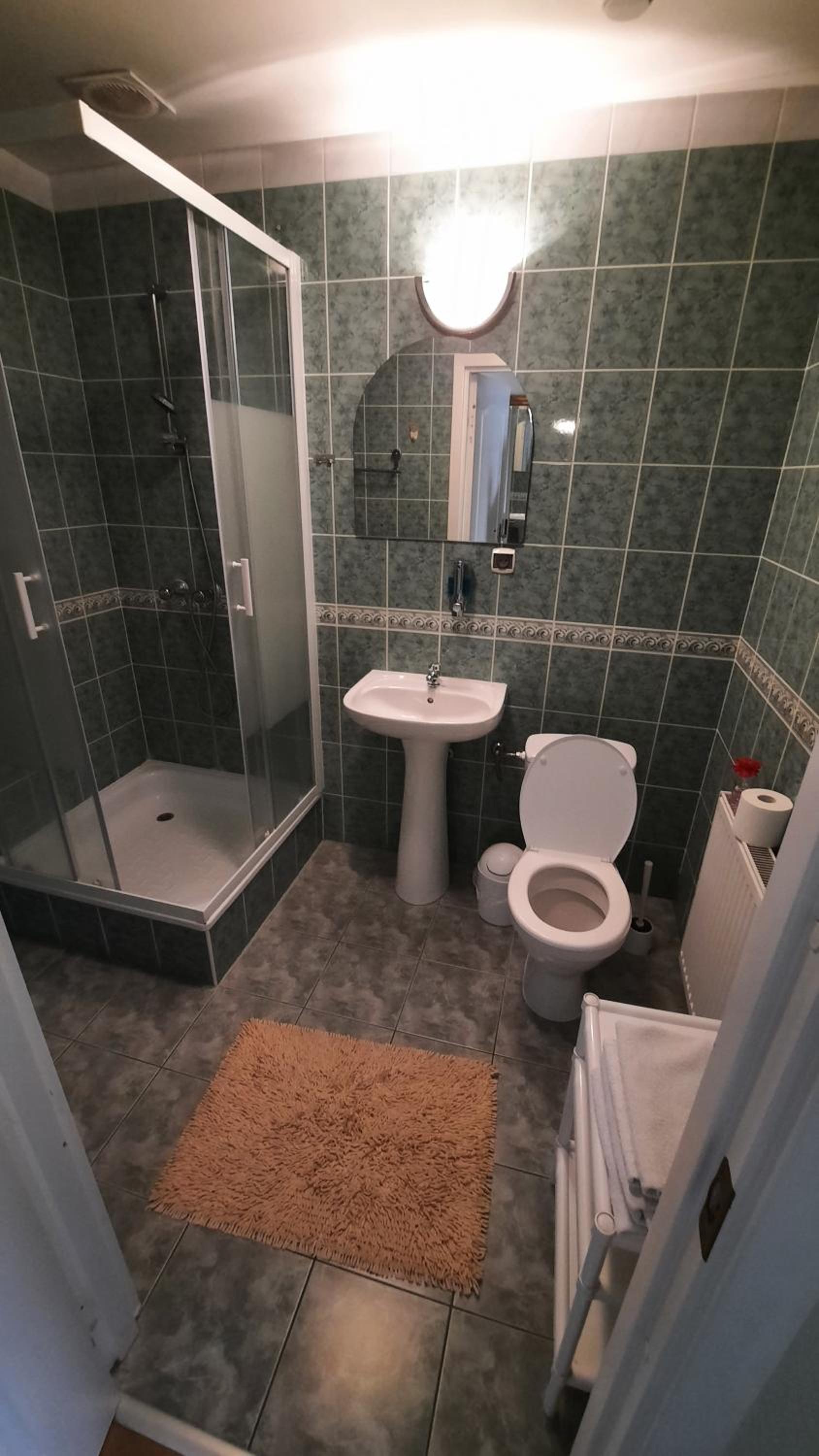 Large Twin Room - Photo 4