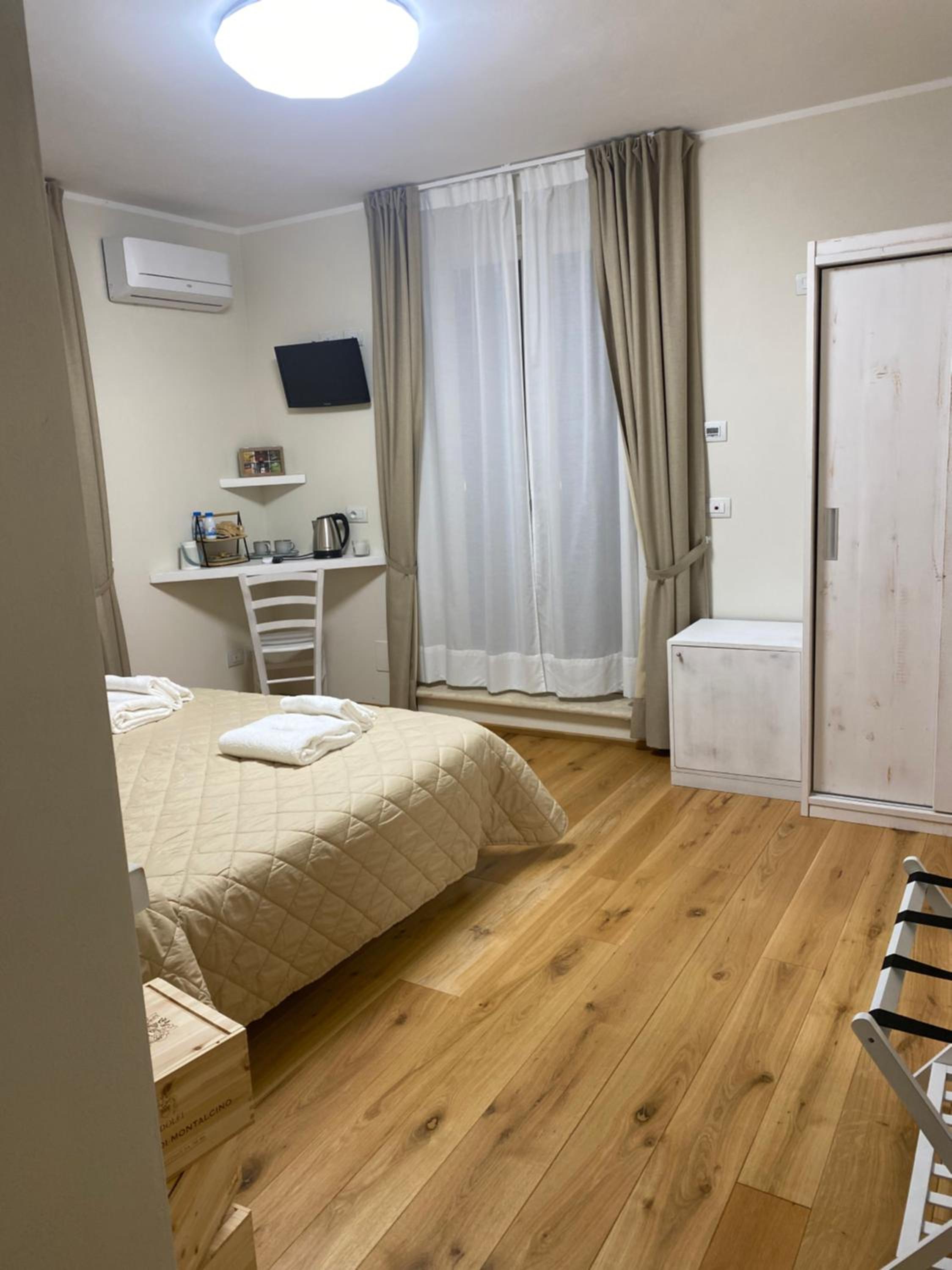 Double or Twin Room - Photo 4