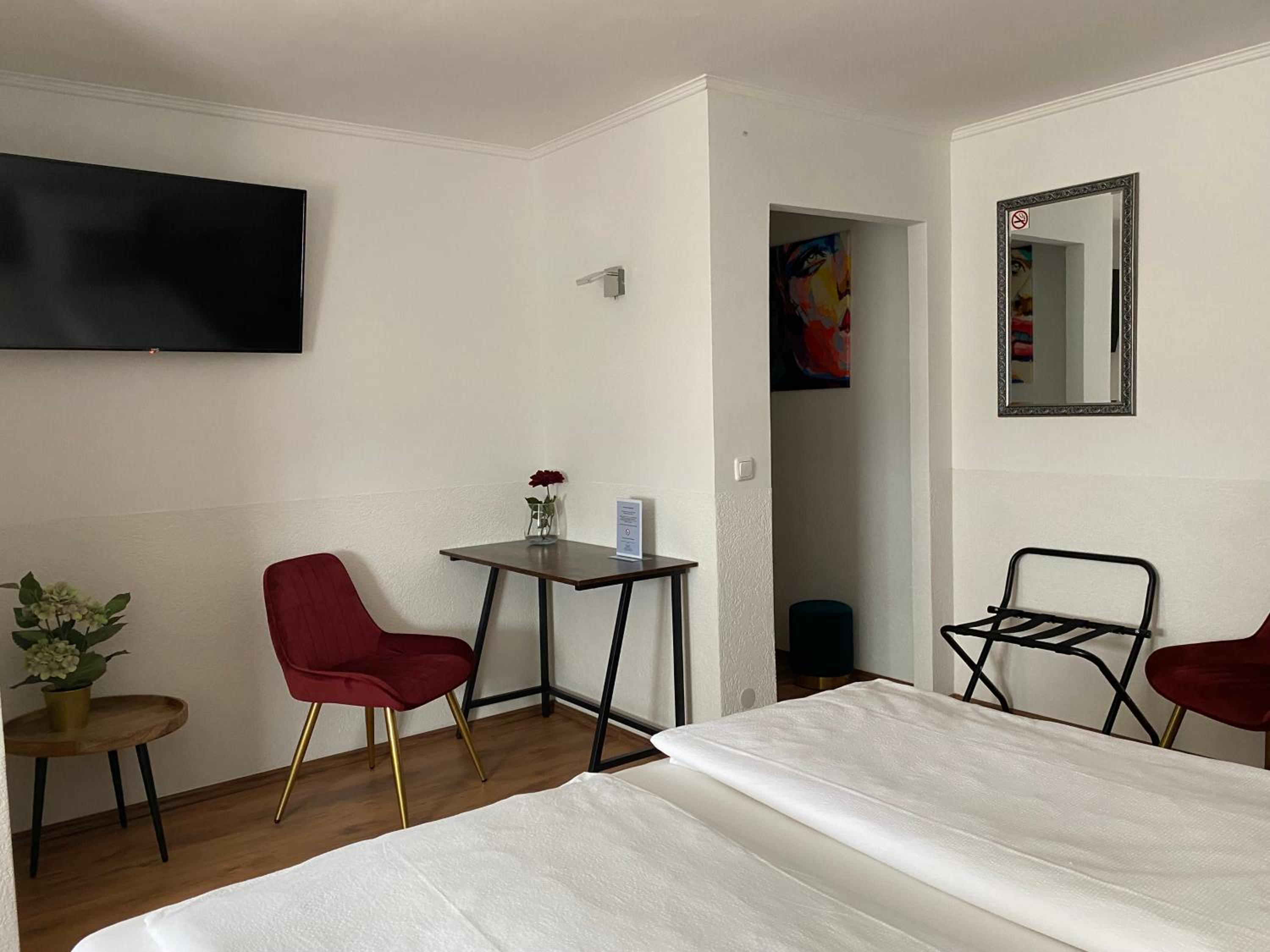 Studio Apartment - Photo 10