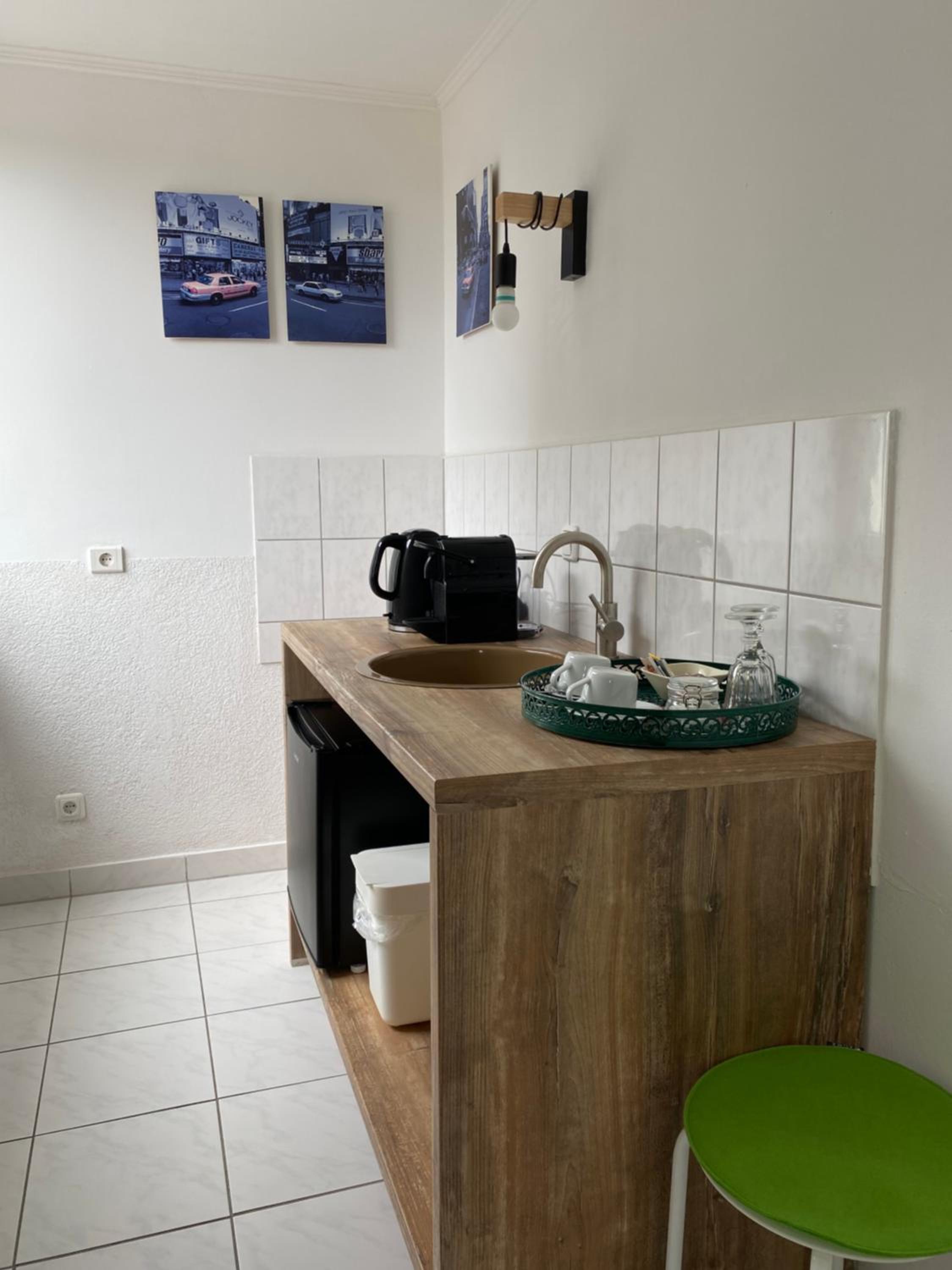 Studio Apartment - Photo 14