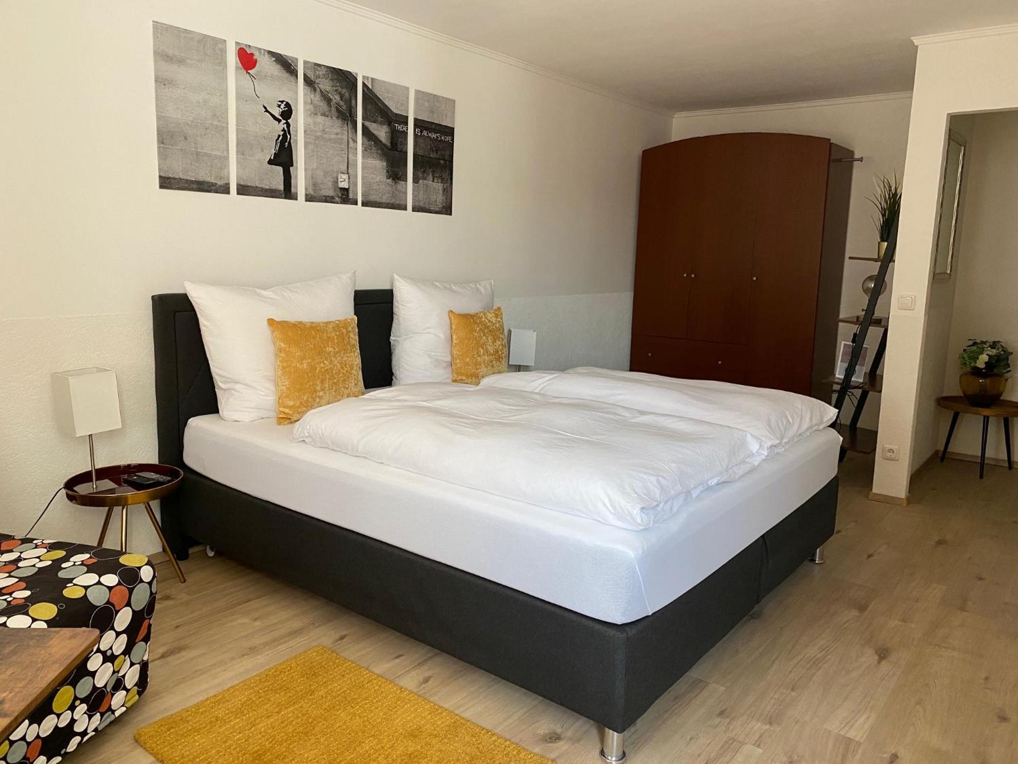 Studio Apartment - Photo 20