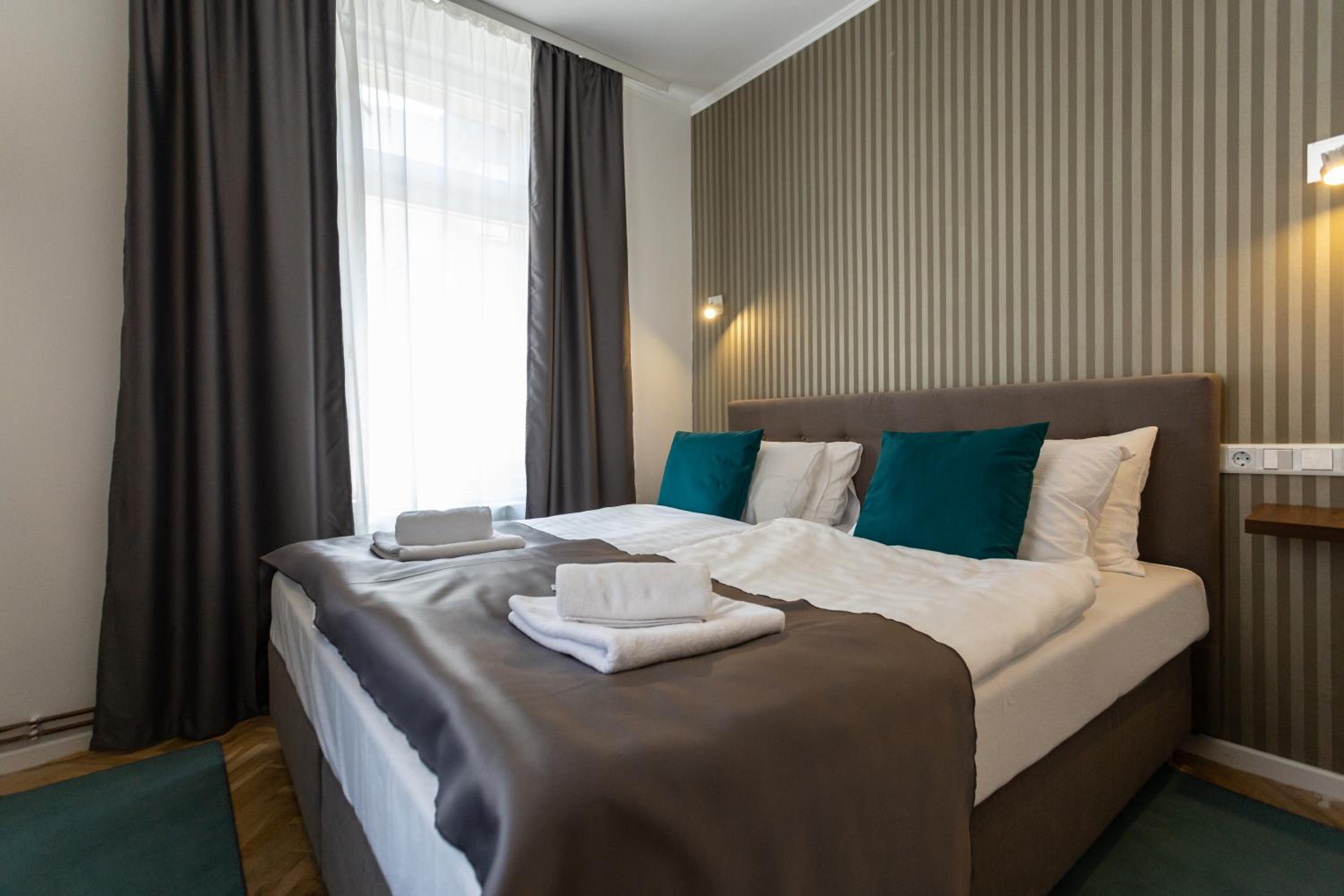 Deluxe Double or Twin Room - Photo 24