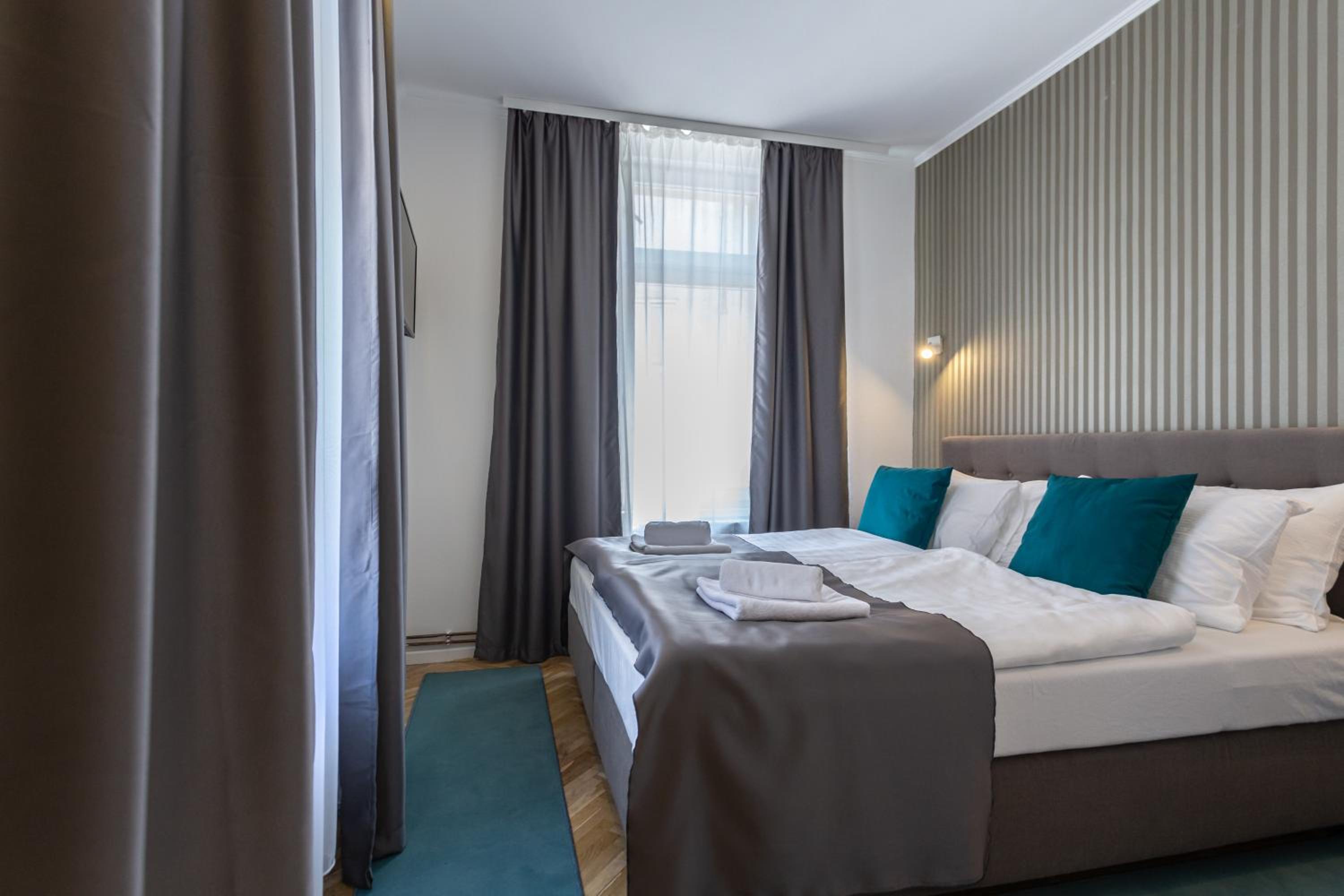 Deluxe Double or Twin Room - Photo 36