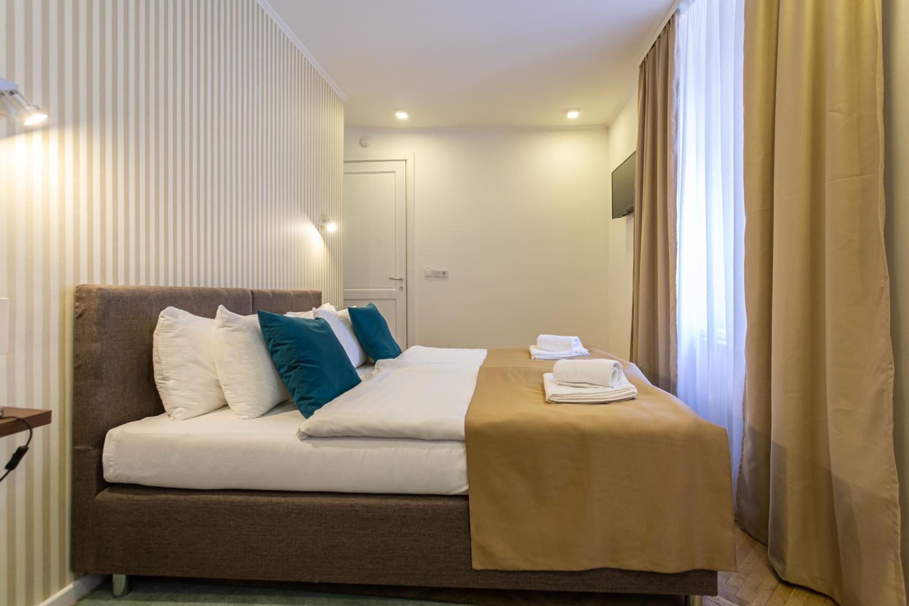 Deluxe Double or Twin Room - Photo 39