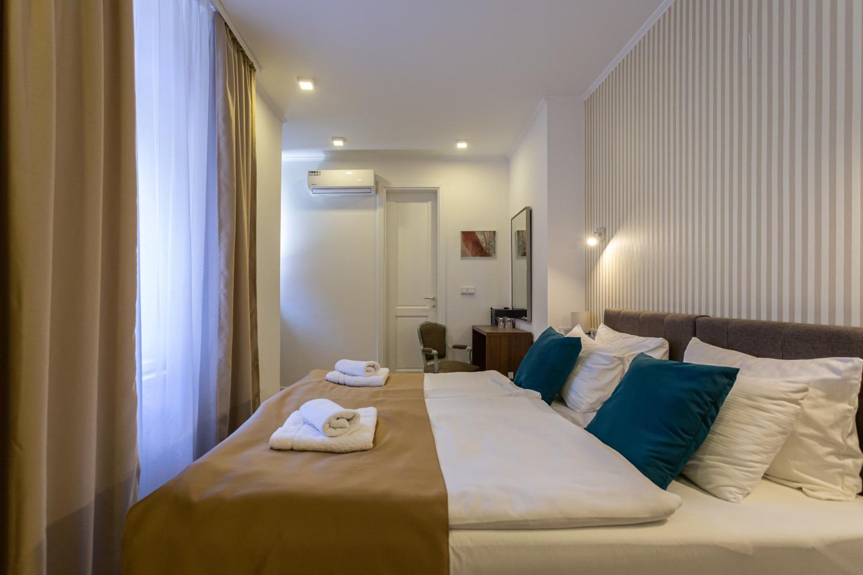 Deluxe Double or Twin Room - Photo 41