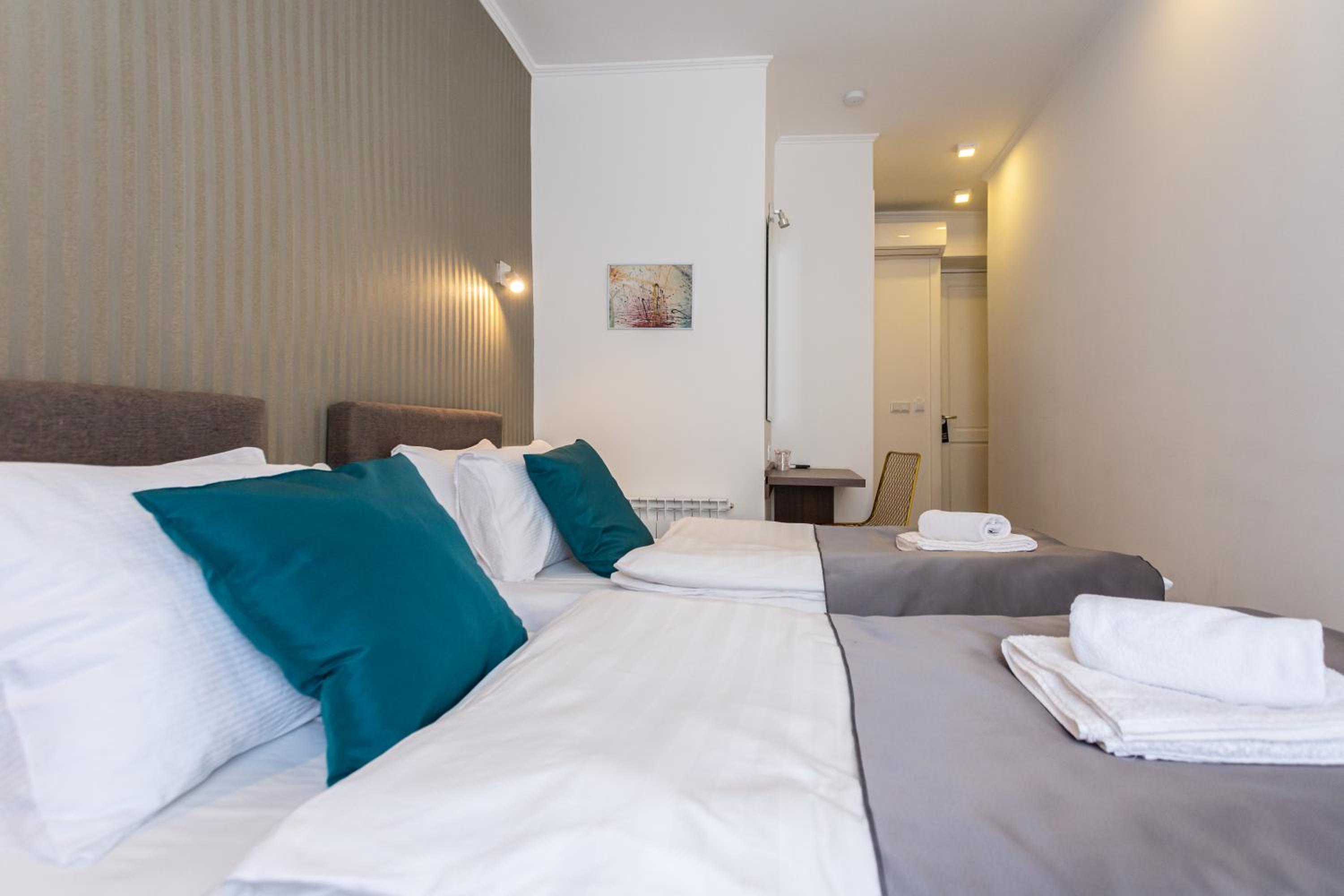 Deluxe Double or Twin Room - Photo 42