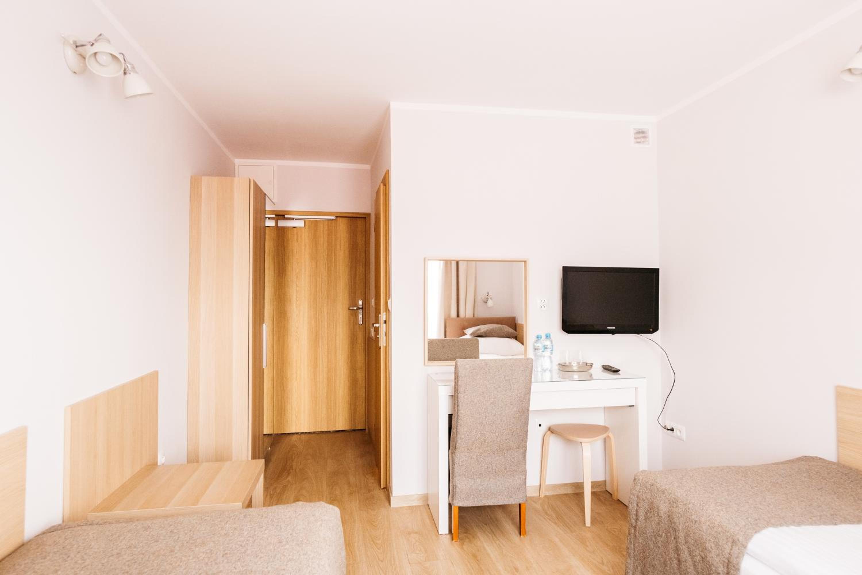 Double Room with Balcony - Photo 5