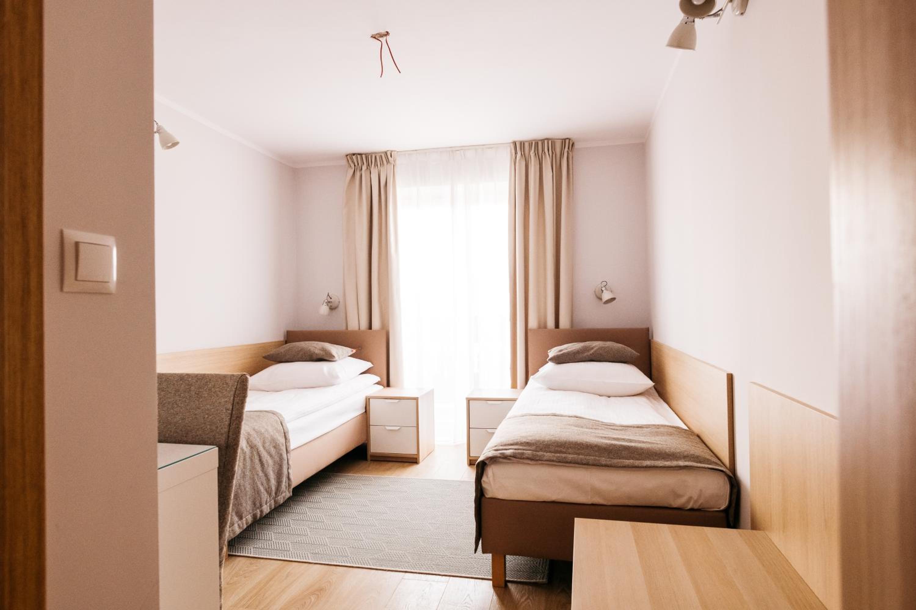 Double Room with Balcony - Photo 4