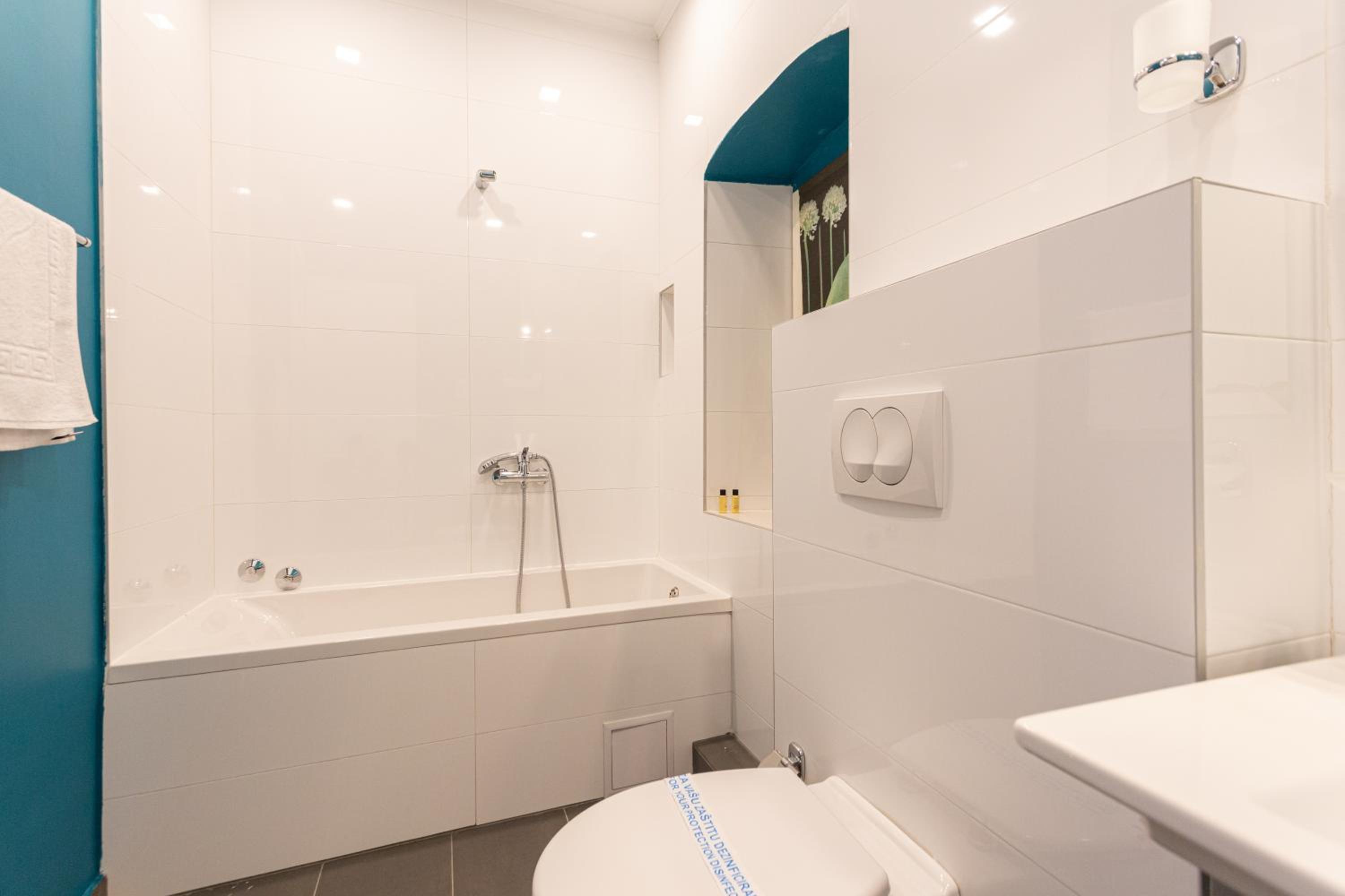 Deluxe Double or Twin Room - Photo 44