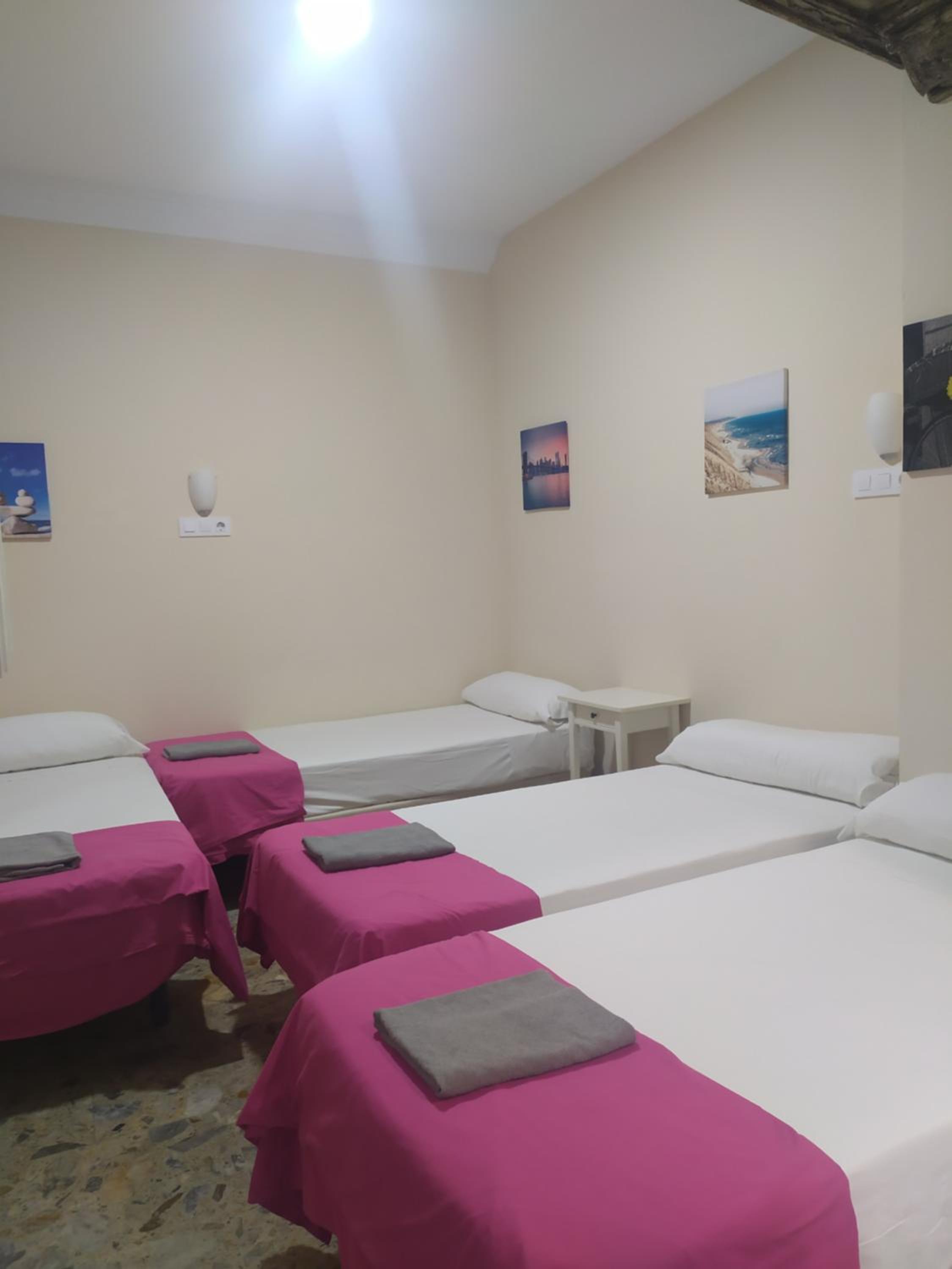 Habitación Cuádruple con Baño Privado