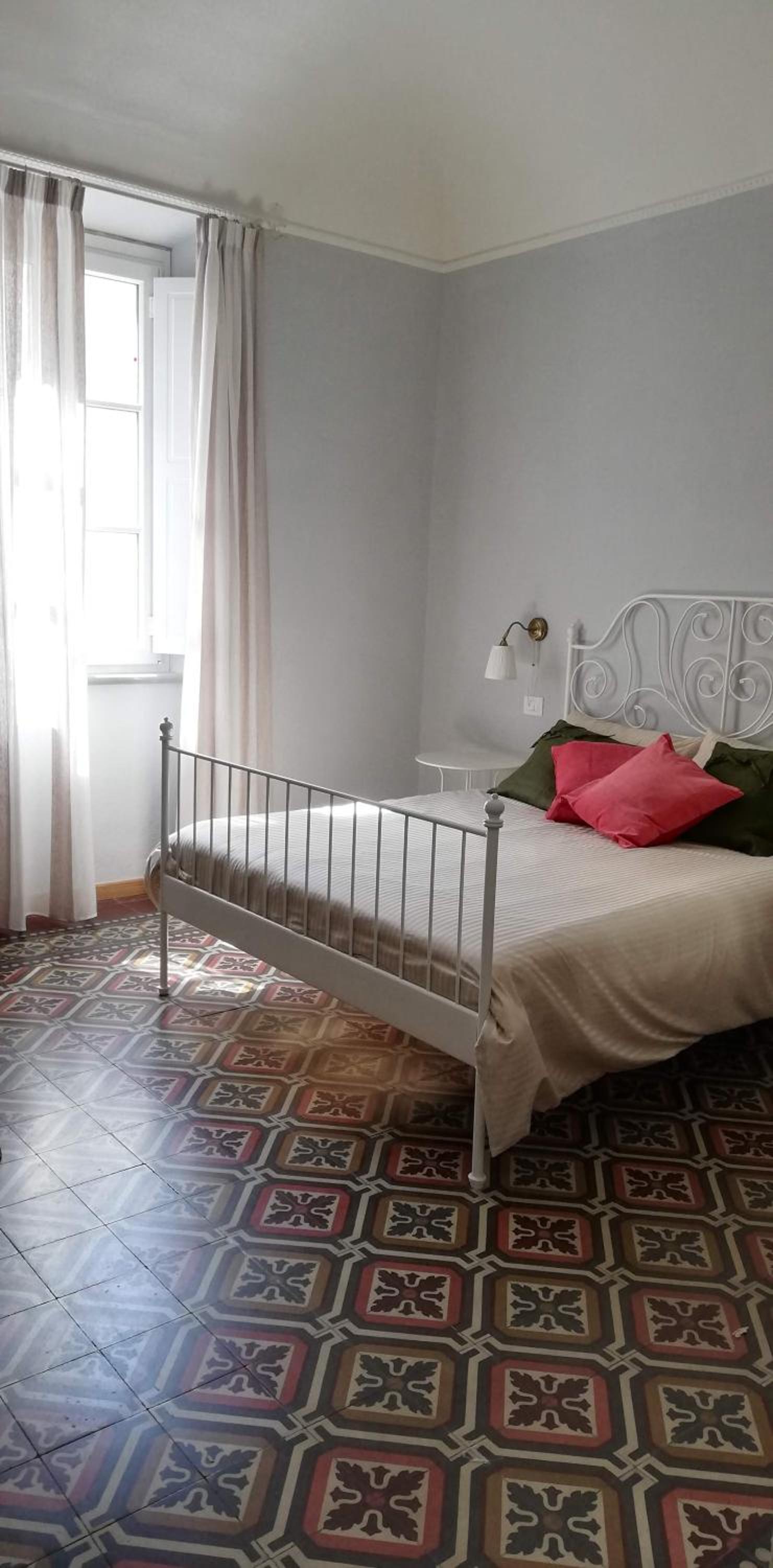 Two-Bedroom Apartment - Photo 3