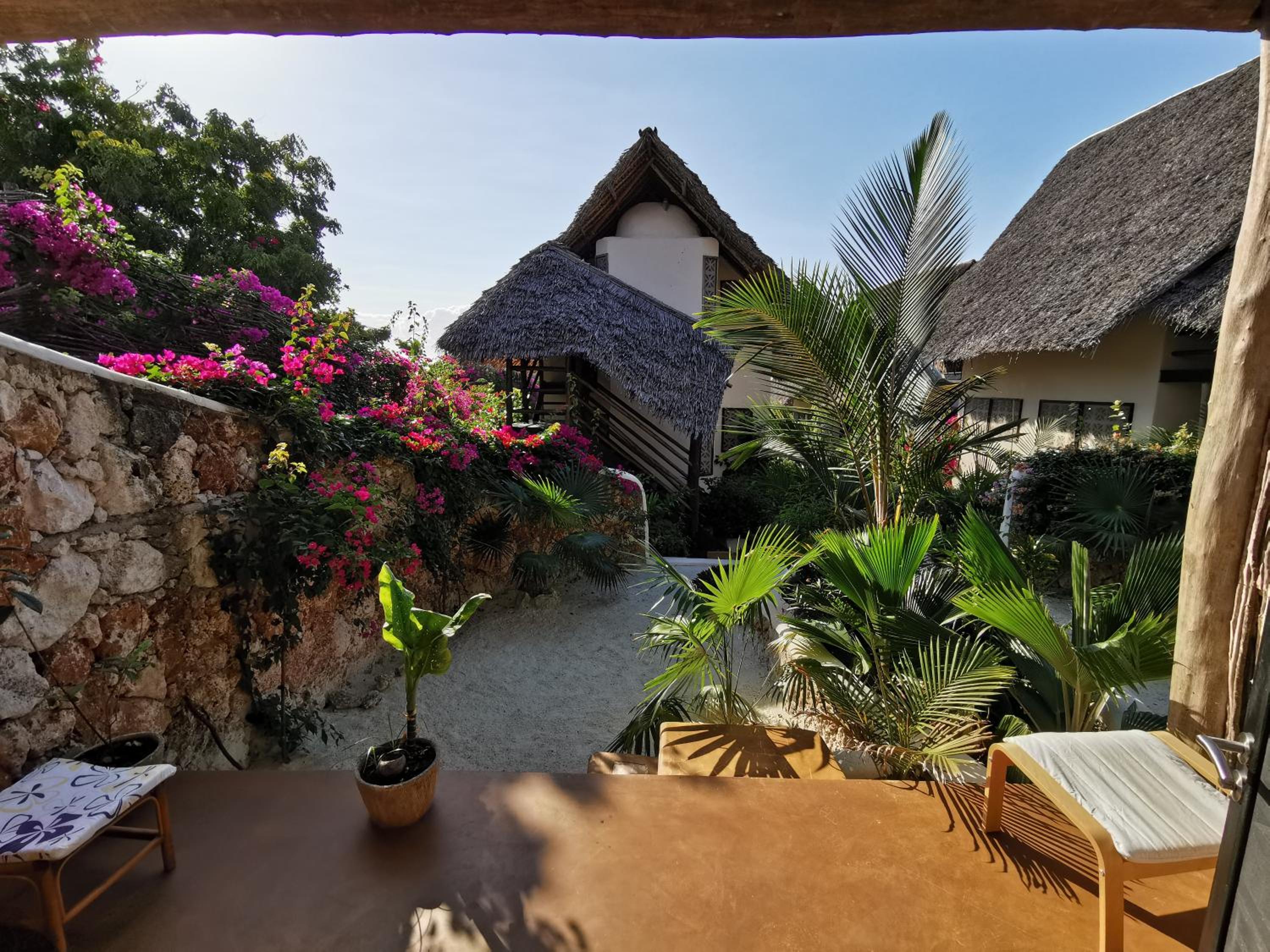 Suite with Garden View - Photo 8