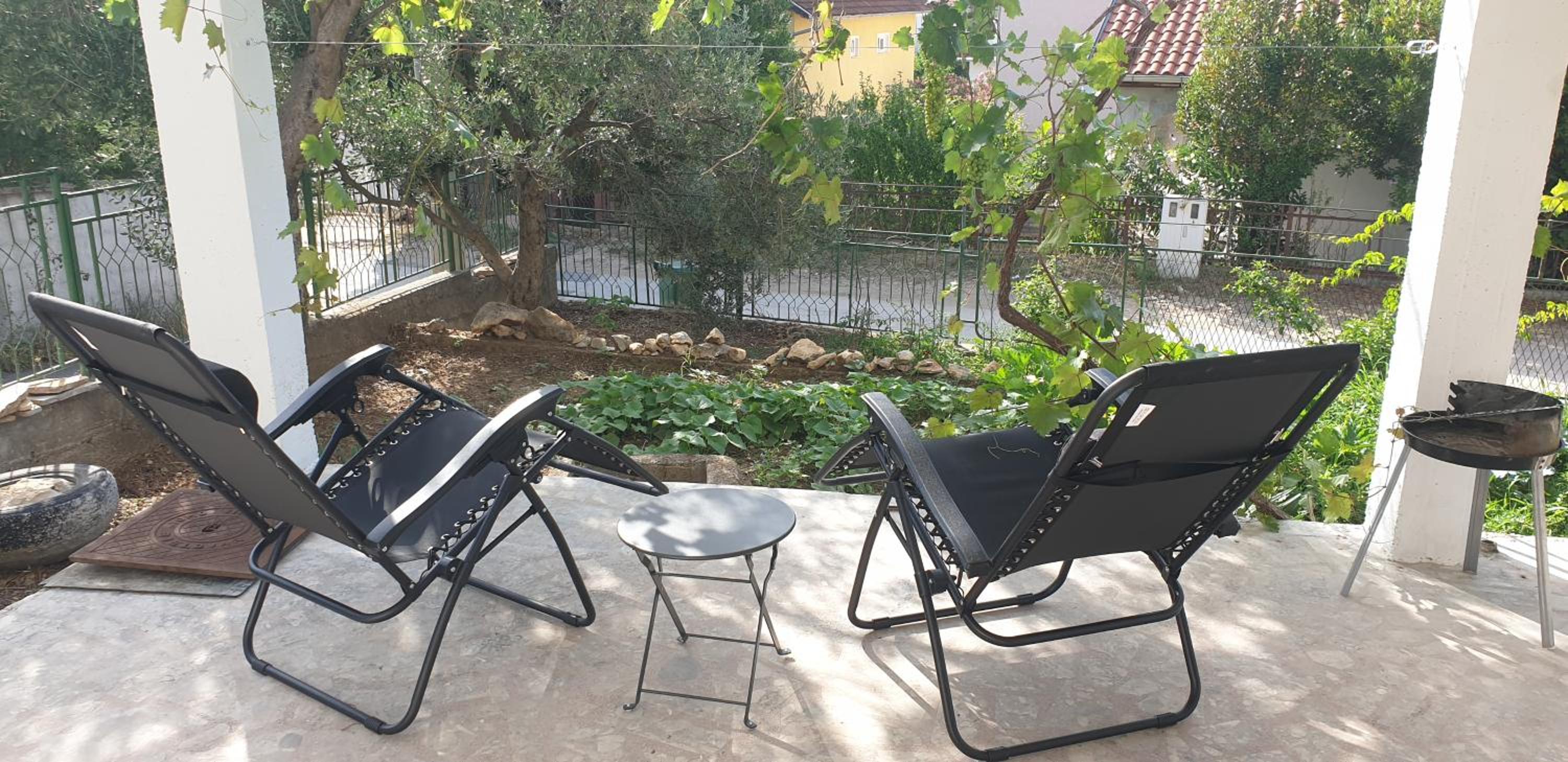 Apartment with Terrace - Photo 15