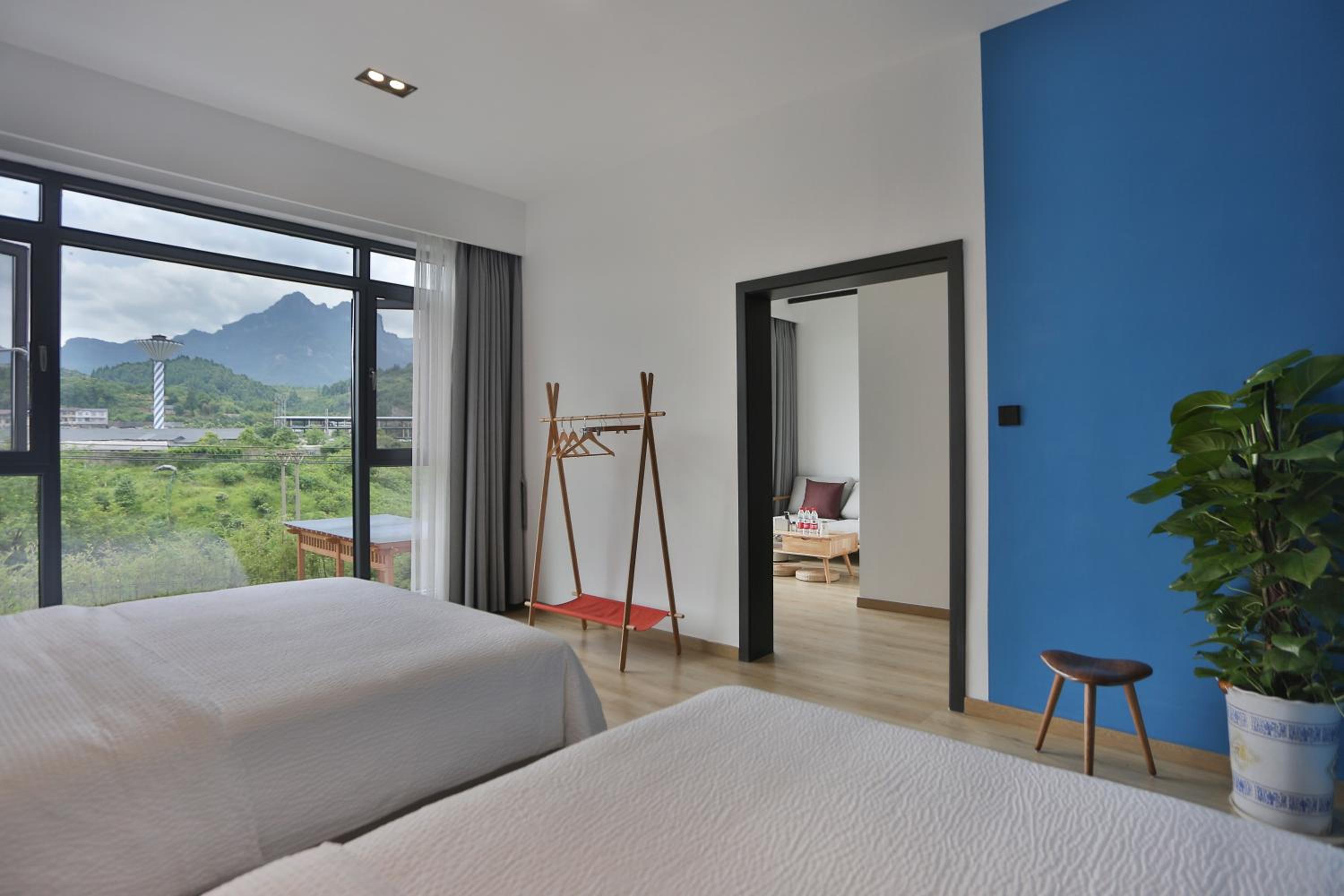 Suite with Mountain View