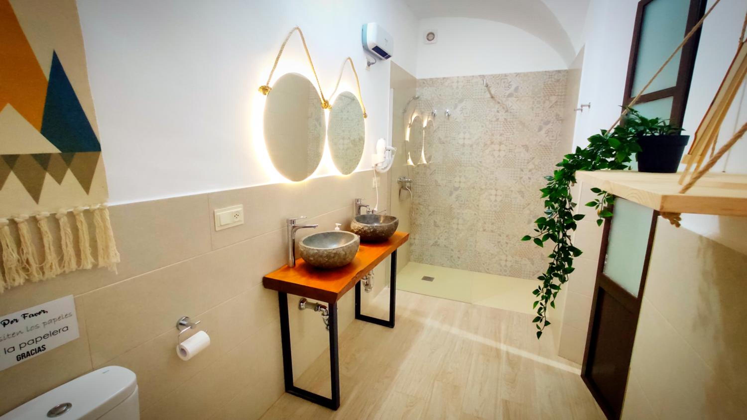 Double Room with Private Bathroom photo 3