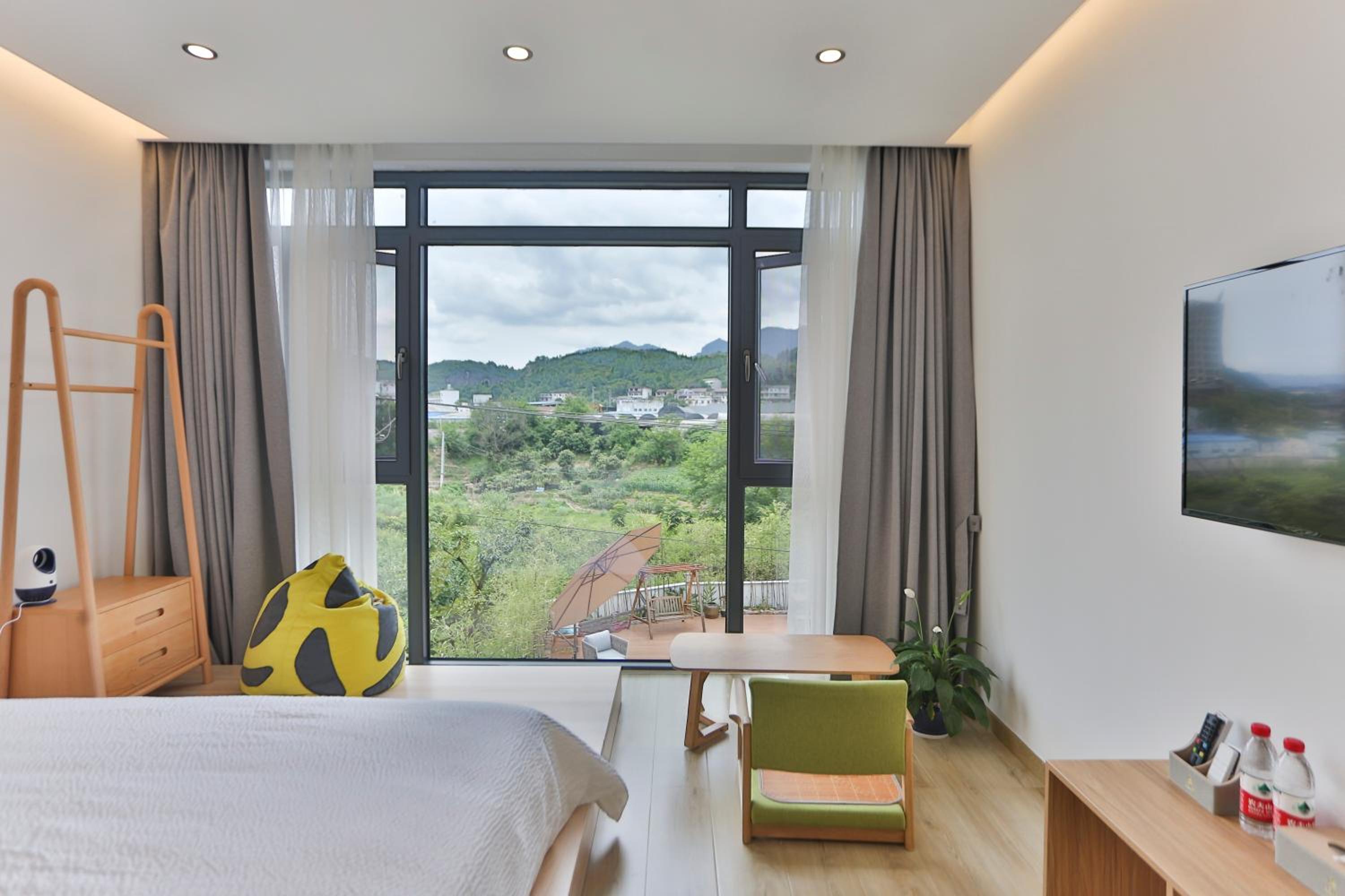 Double Room with Mountain View