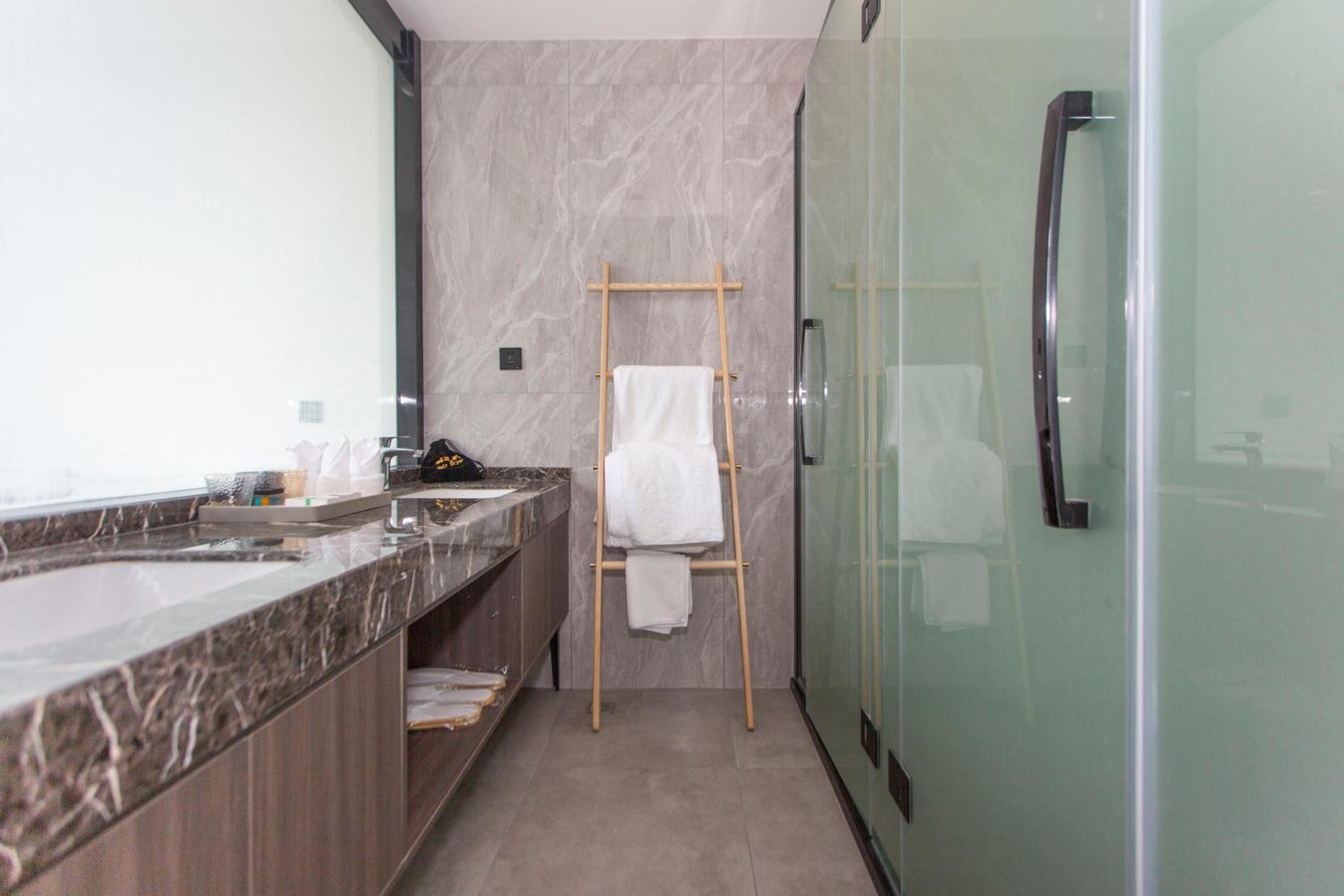 Suite with Mountain View