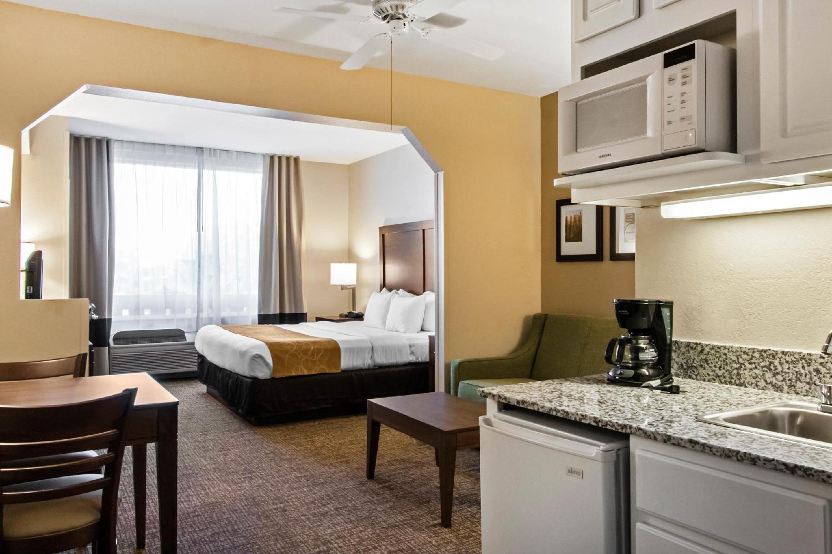 King Suite with Roll-In Shower - Accessible/Non-Smoking