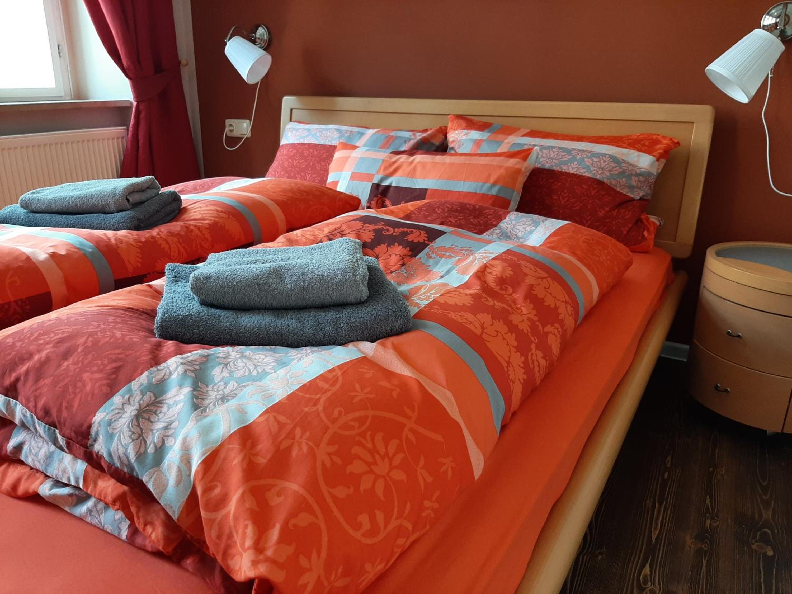 Double Room with Private Bathroom - Photo 2