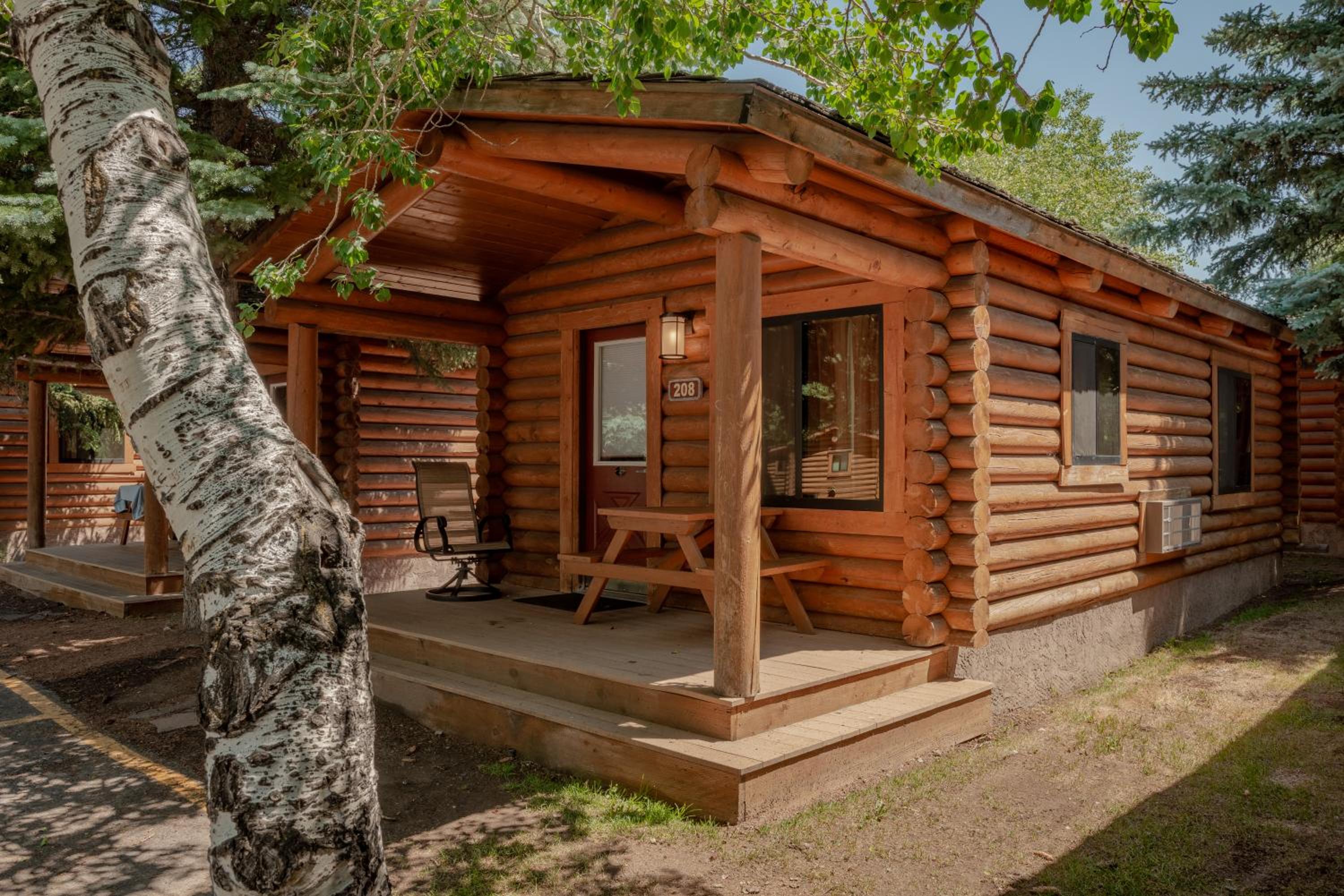 Grand Teton Deluxe Cabin - Not Pet-Friendly - Photo 2