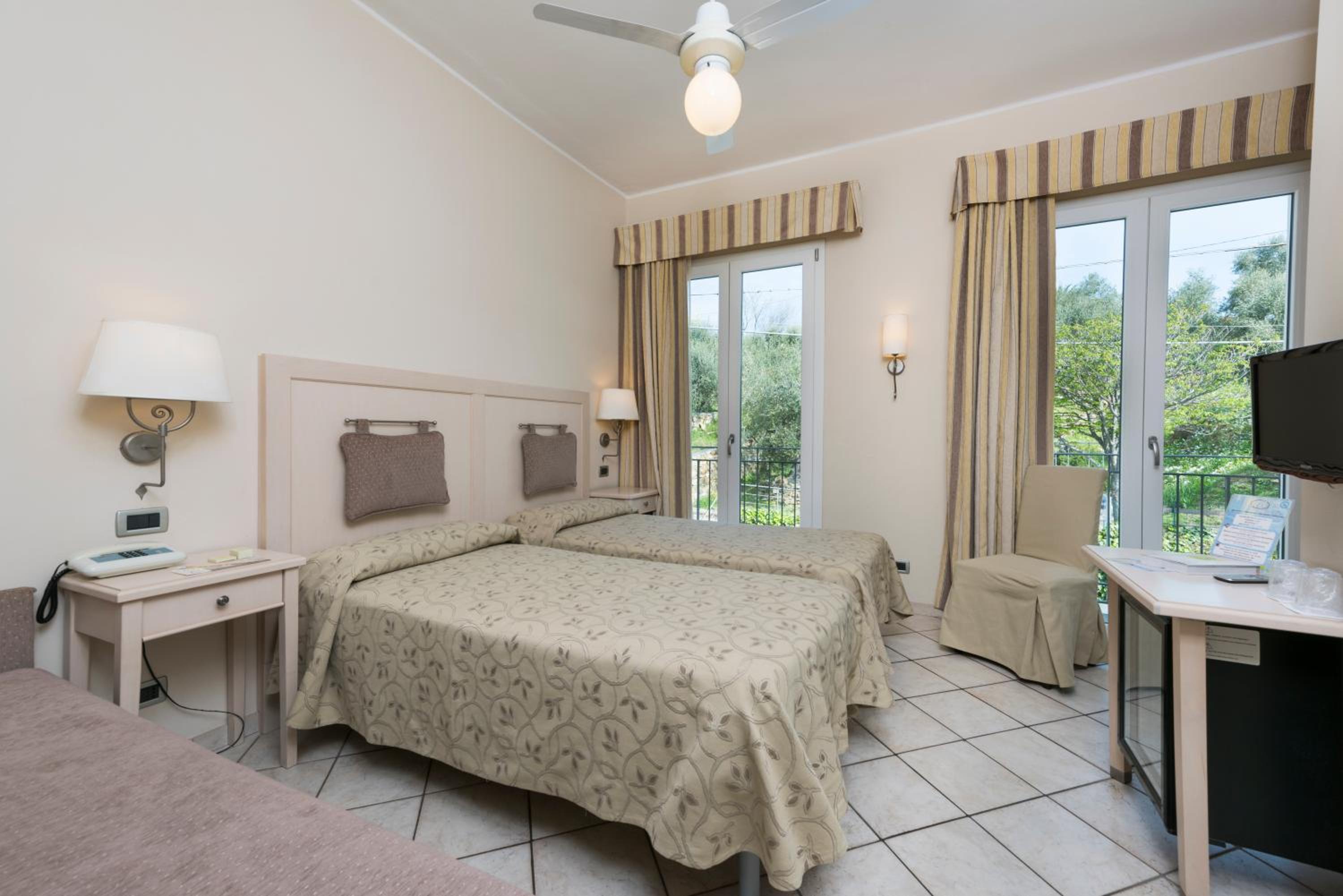 Economy Double or Twin Room photo 3