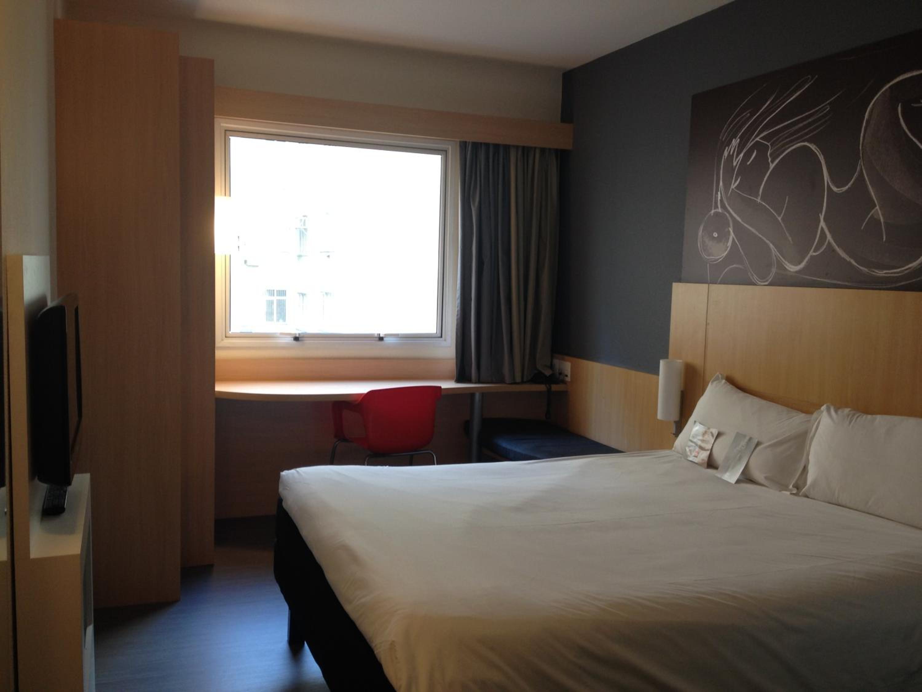 Standard Double Room - Photo 12