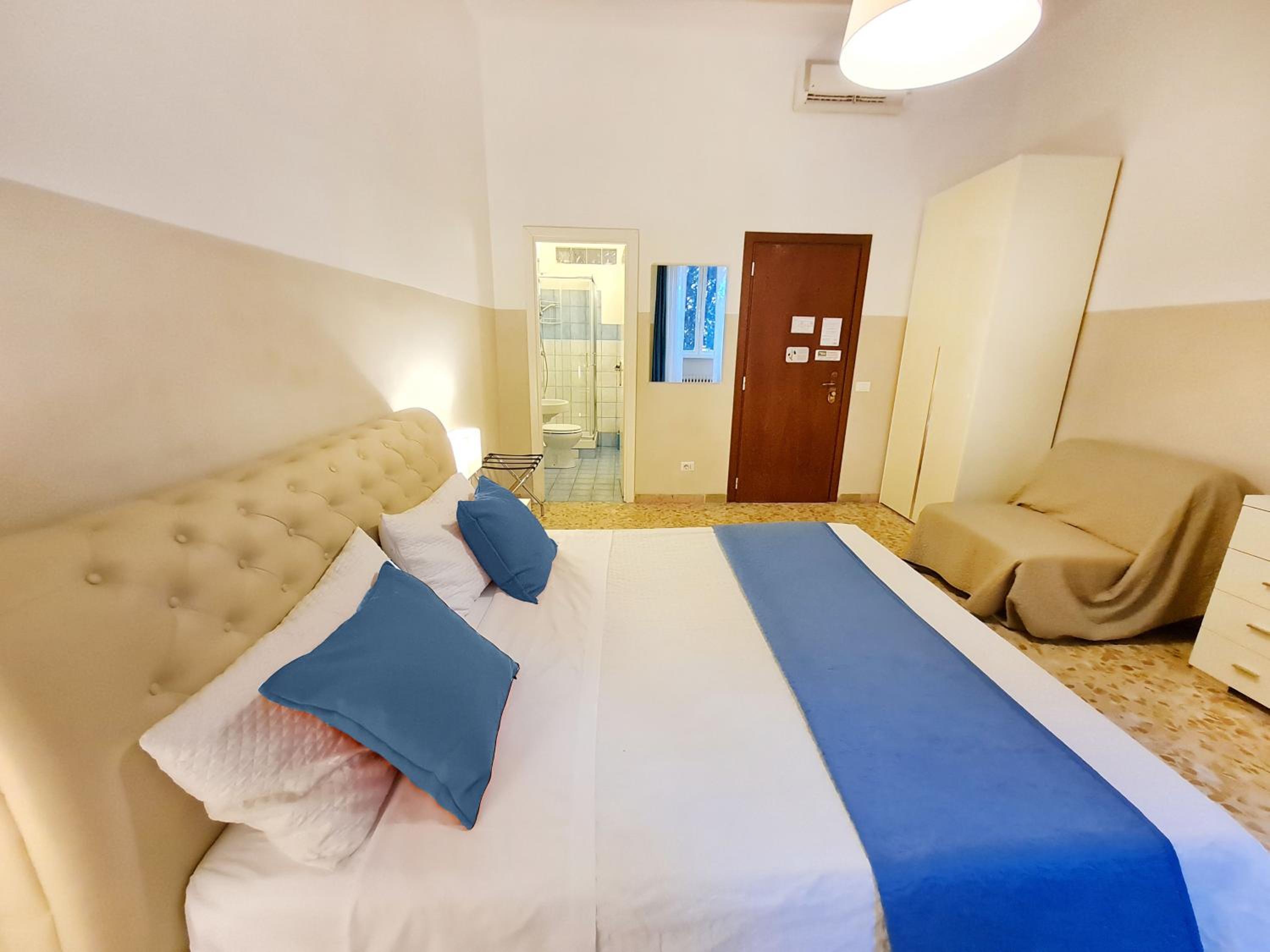 Triple Room with Bathroom photo 3