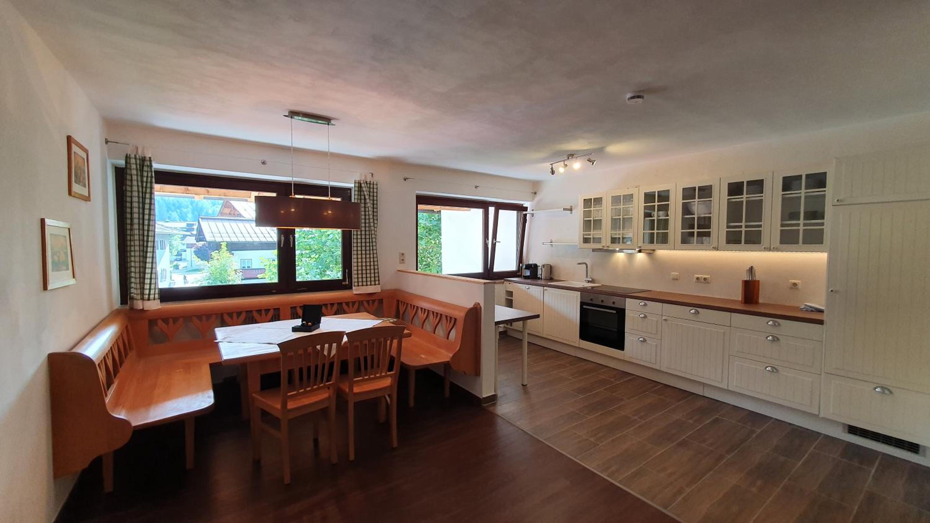 Three-Bedroom Penthouse Apartment with Balcony and Mountain View