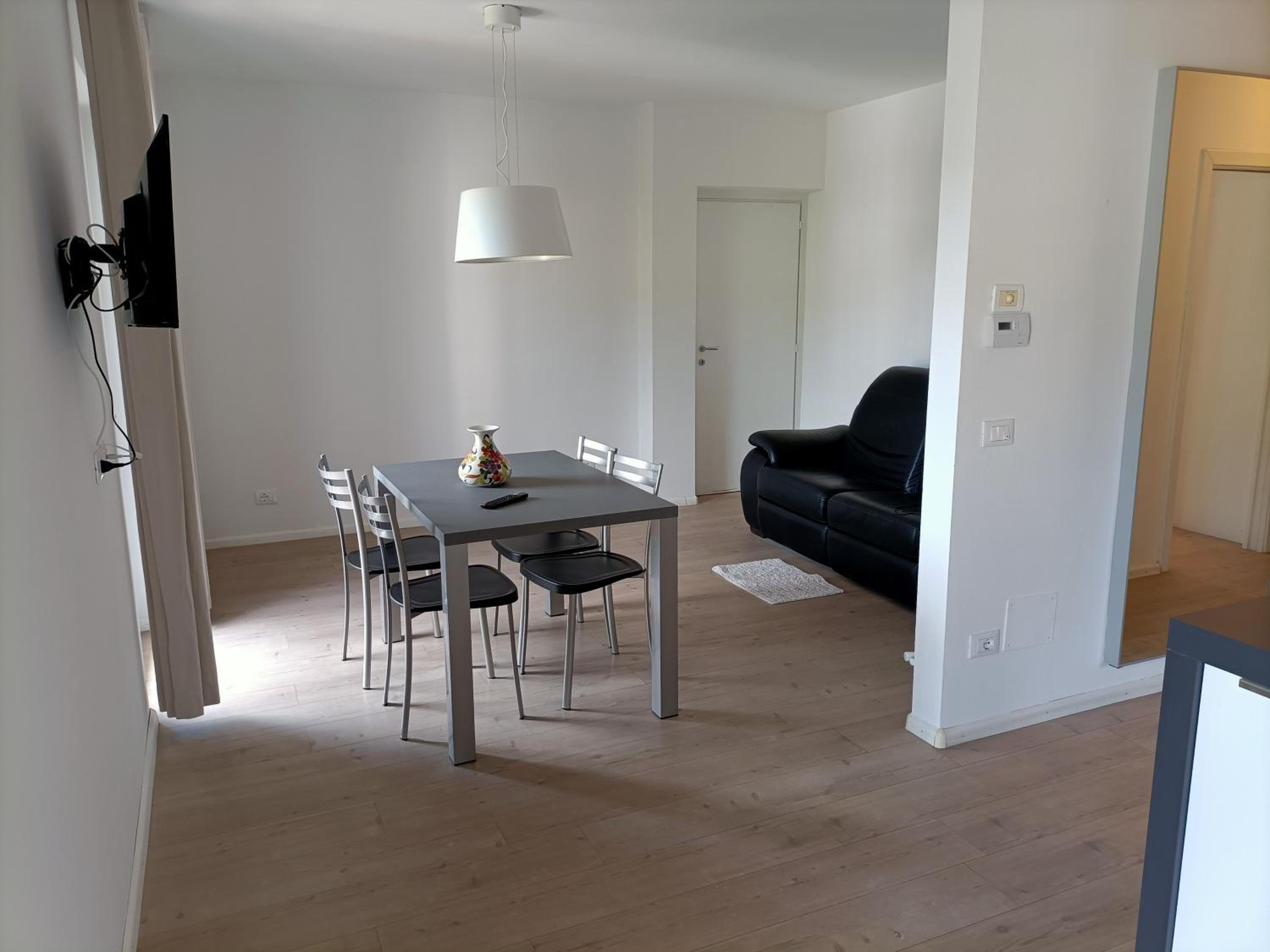 One-Bedroom Apartment photo 3