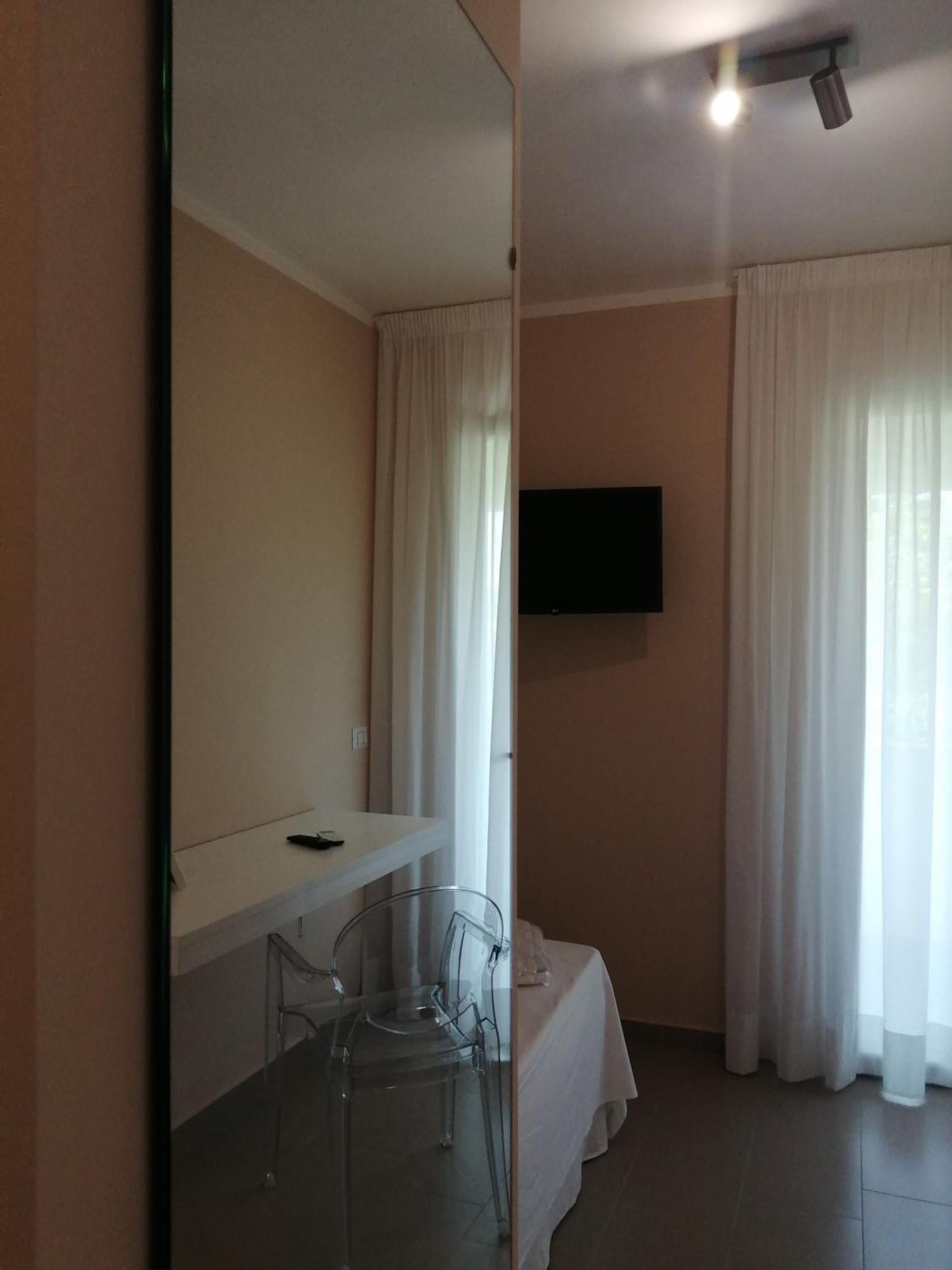 Deluxe Triple Room photo 2