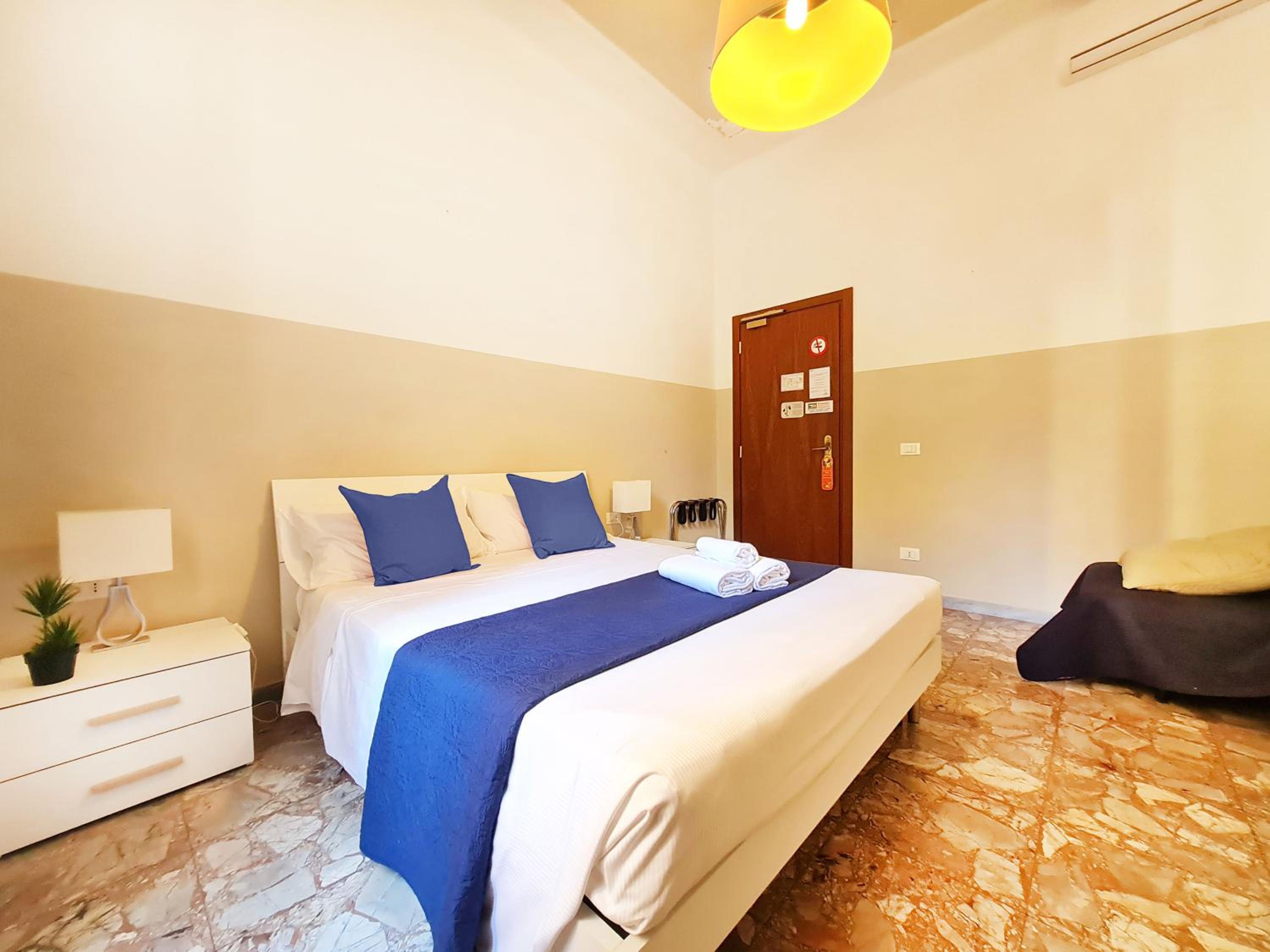 Double Room with Shared Toilet photo 3
