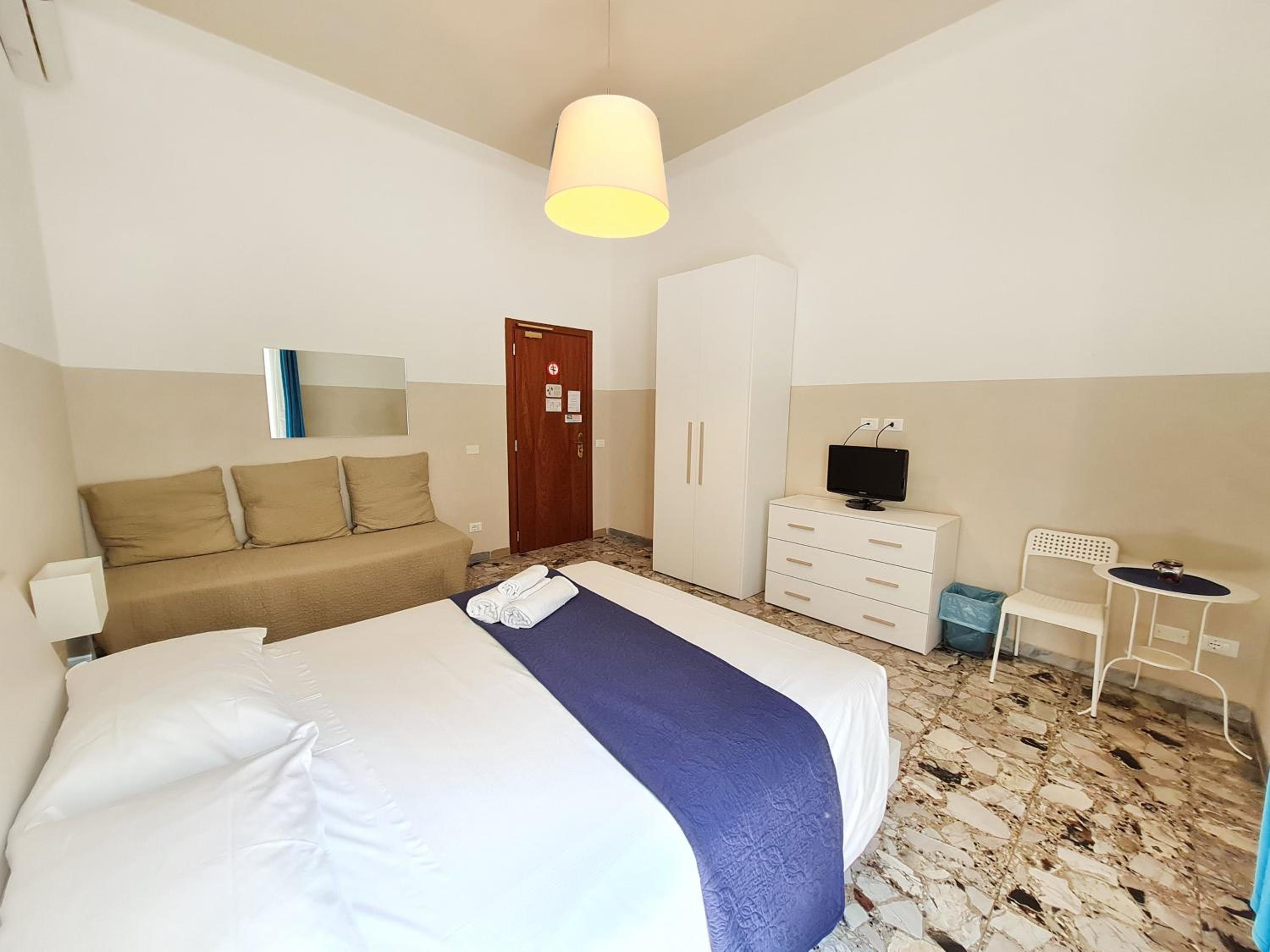 Triple Room with Private External Bathroom photo 3