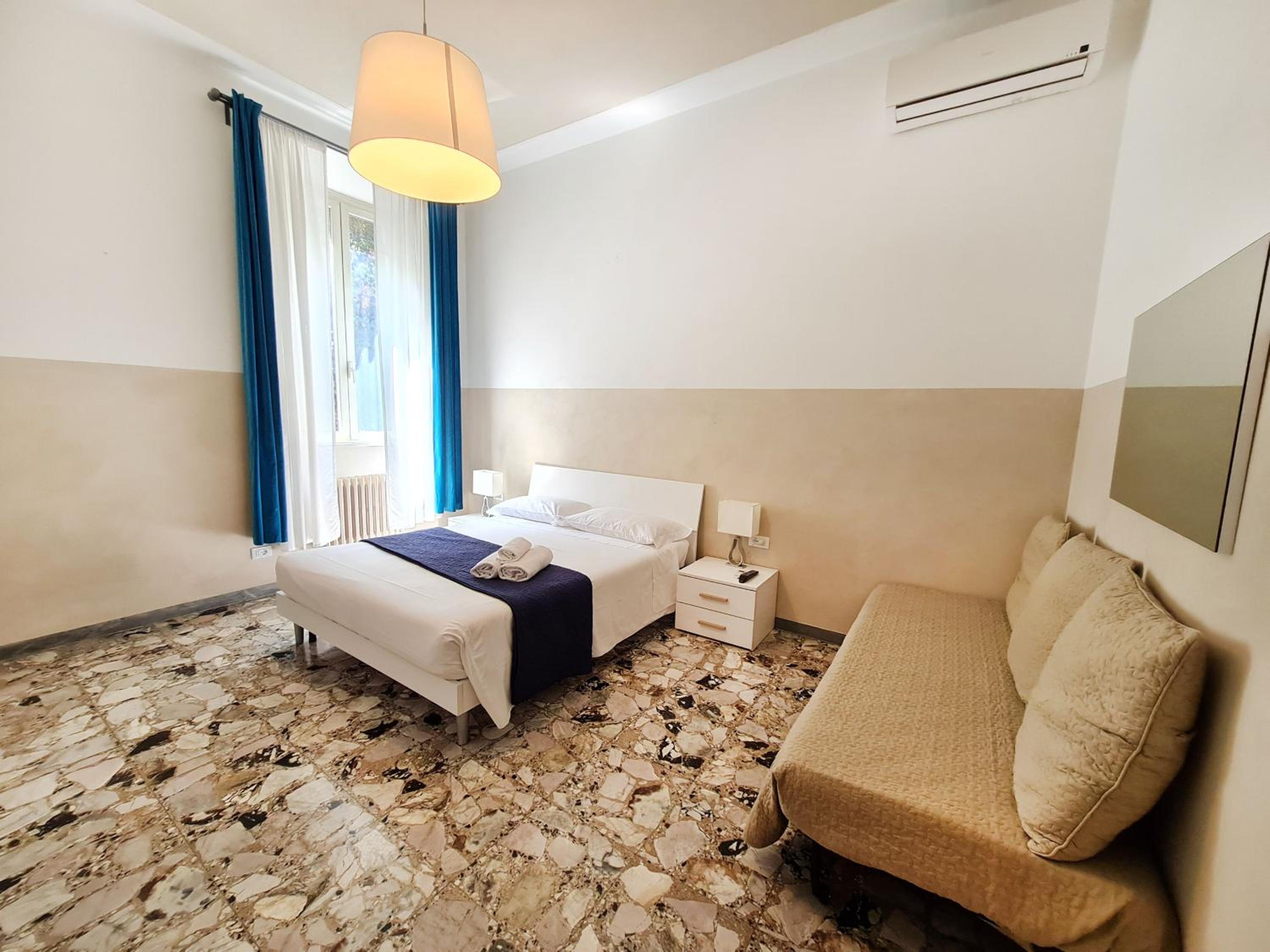 Triple Room with Private External Bathroom photo 1