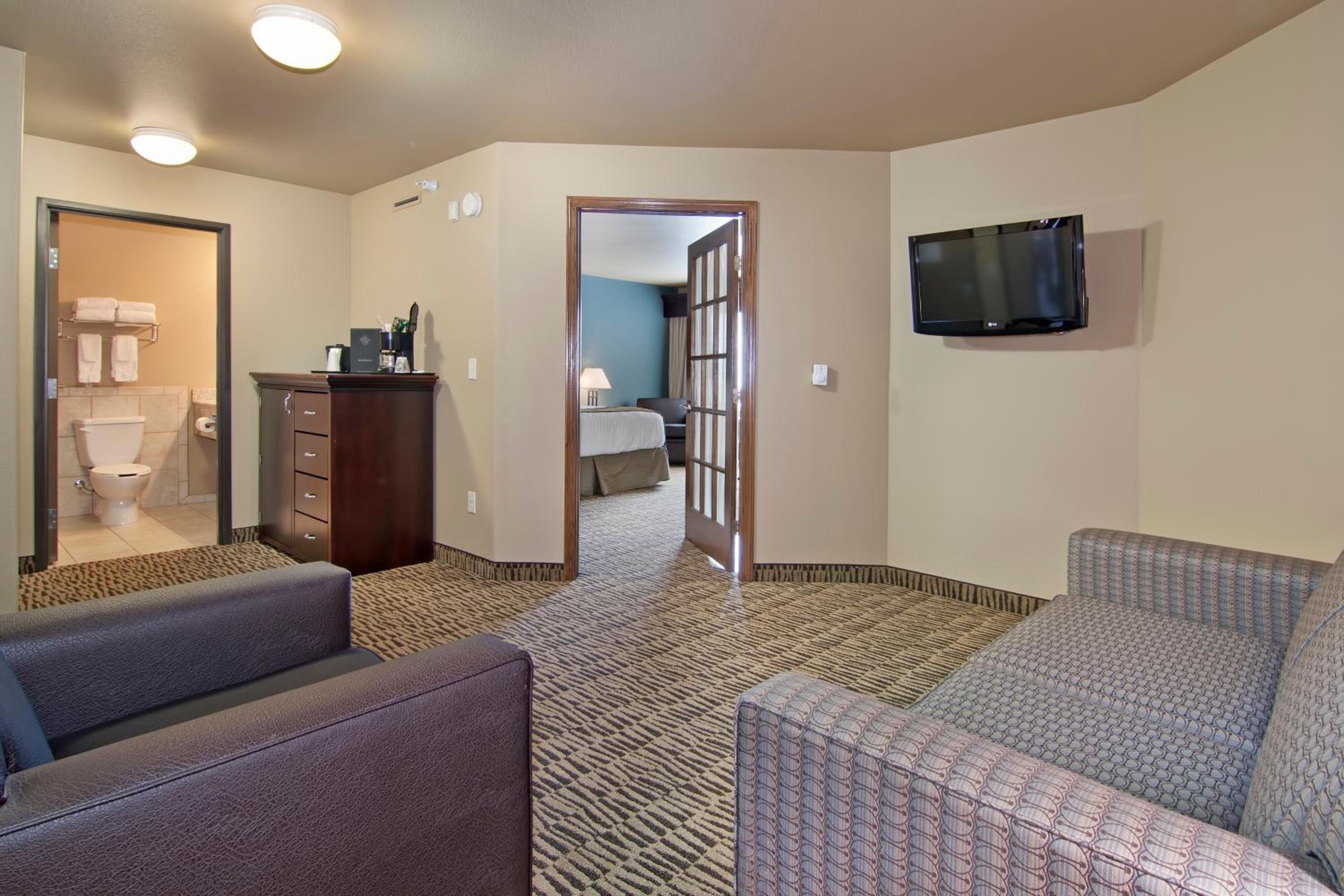 Deluxe King Suite