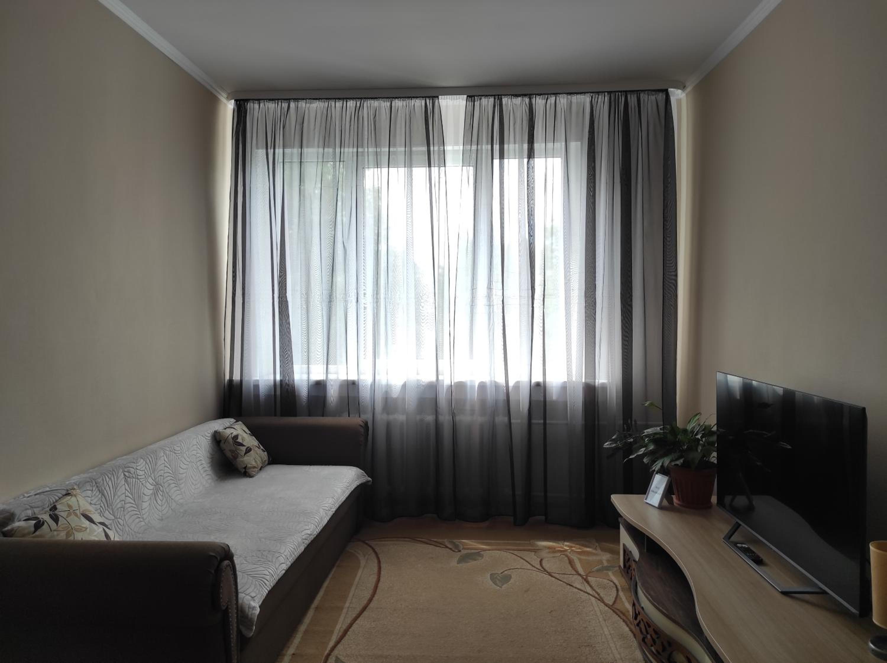 One-Bedroom Apartment - Photo 1