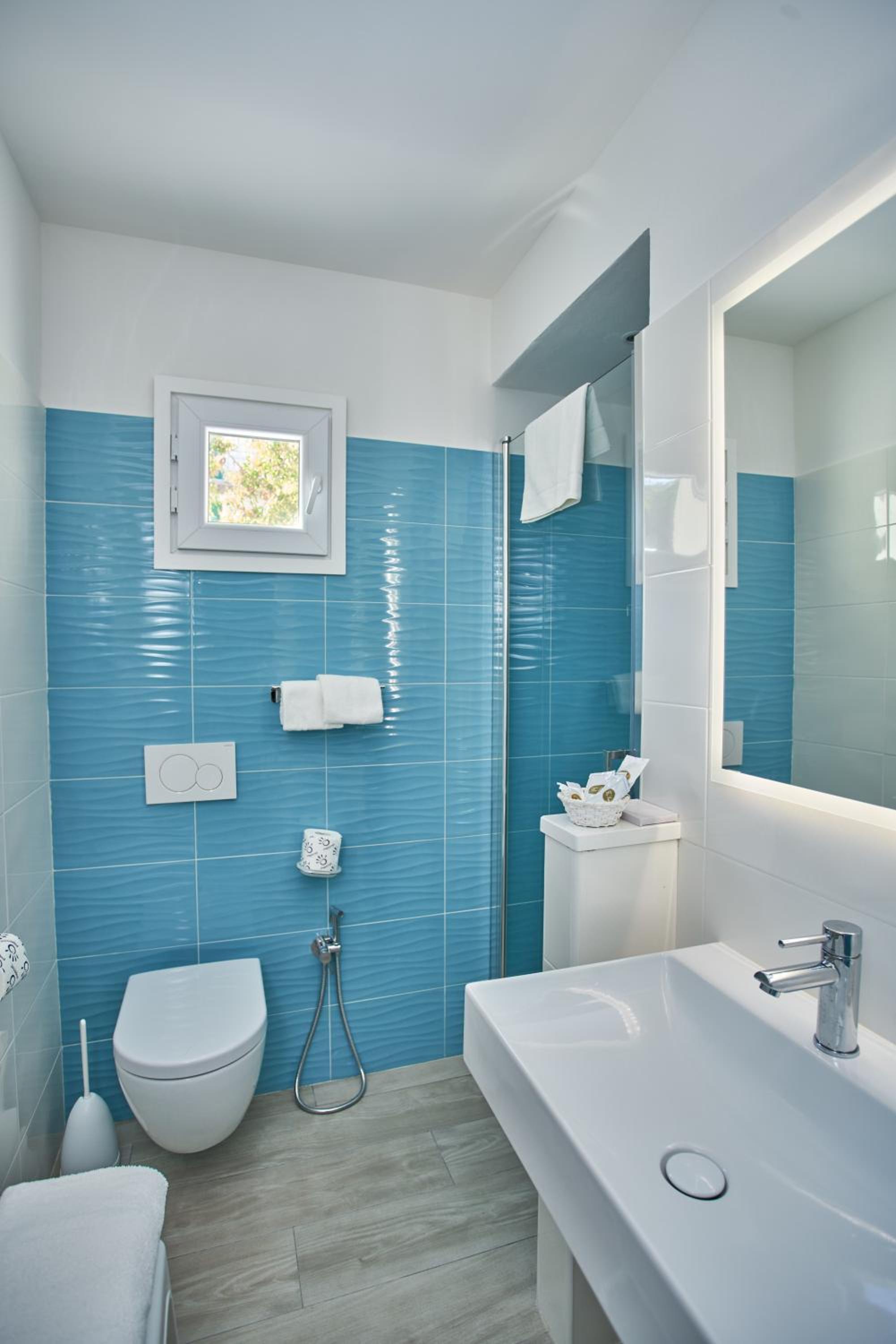 Double Room with Balcony and Sea View photo 3