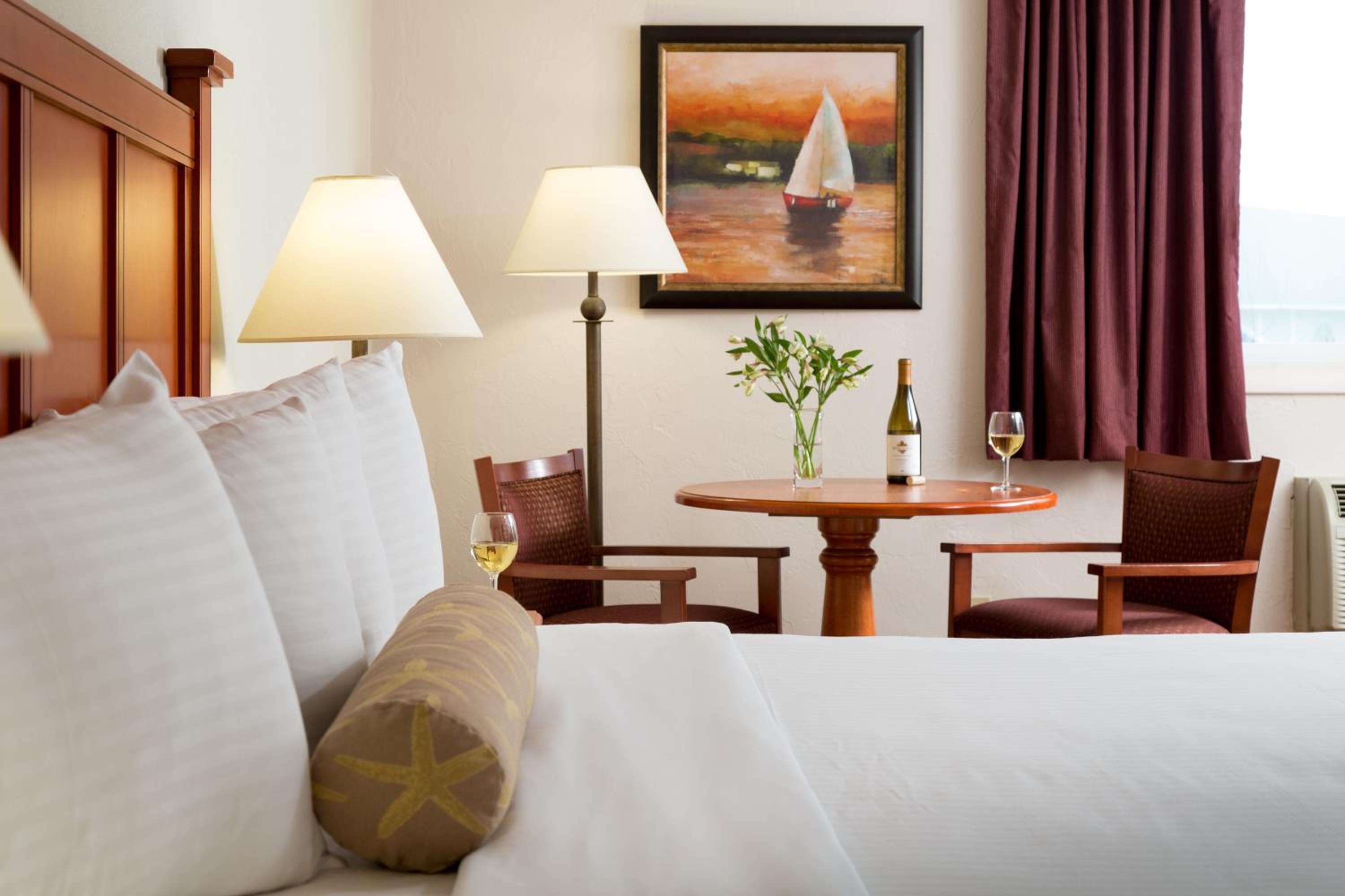Deluxe King Room - Photo 1