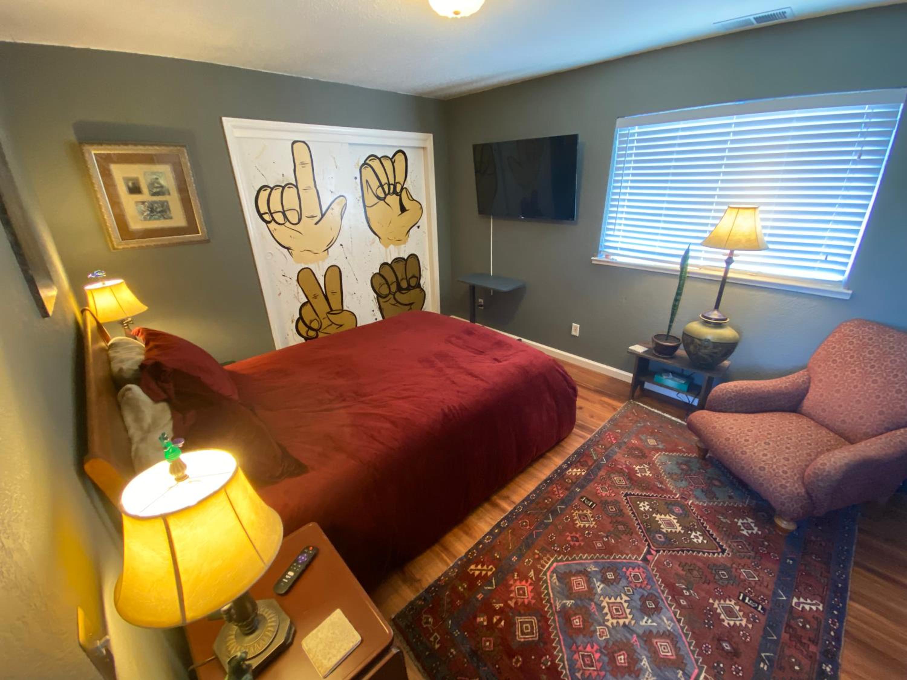 Deluxe Queen Room