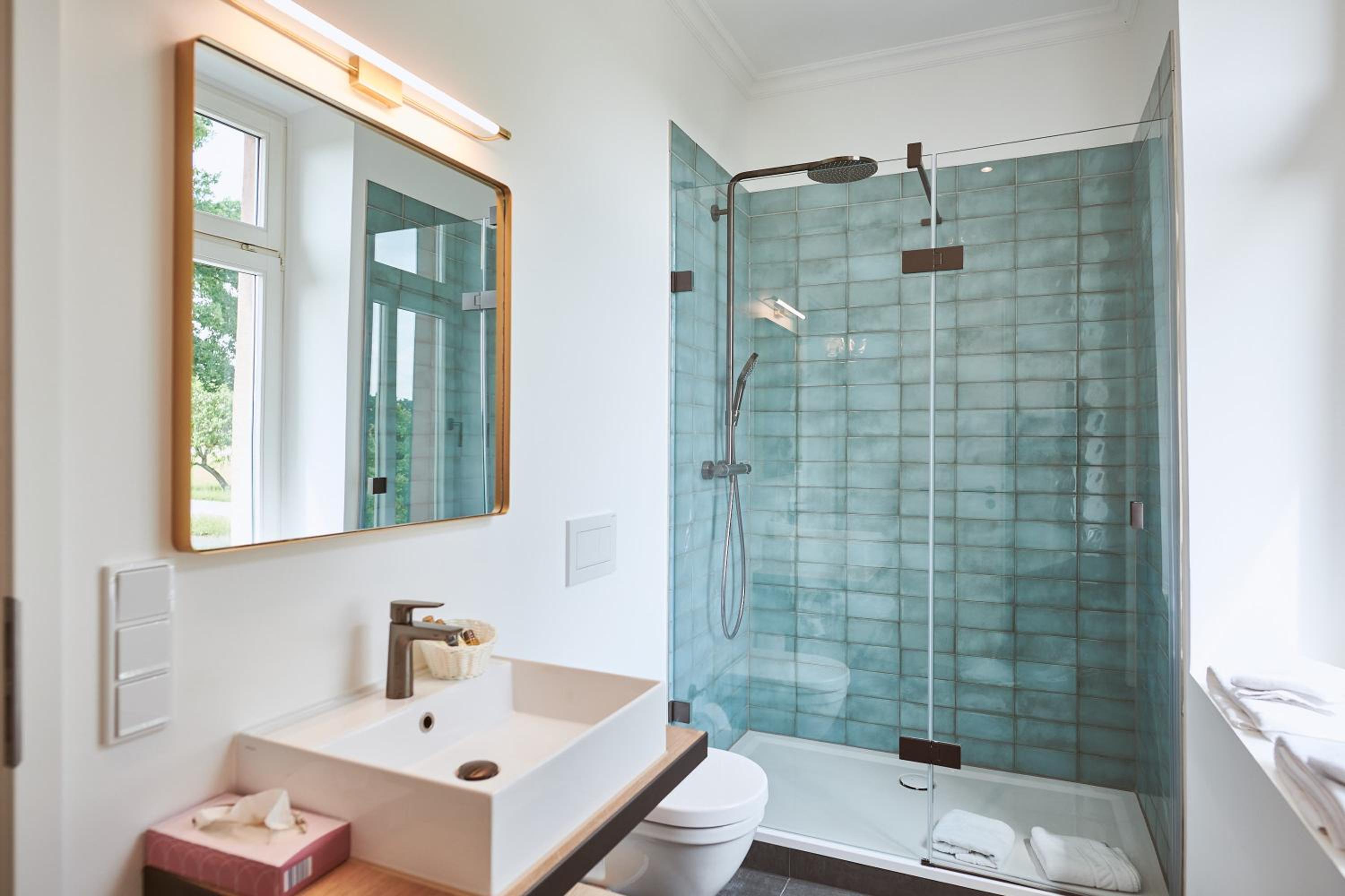 Standard Suite - Photo 3