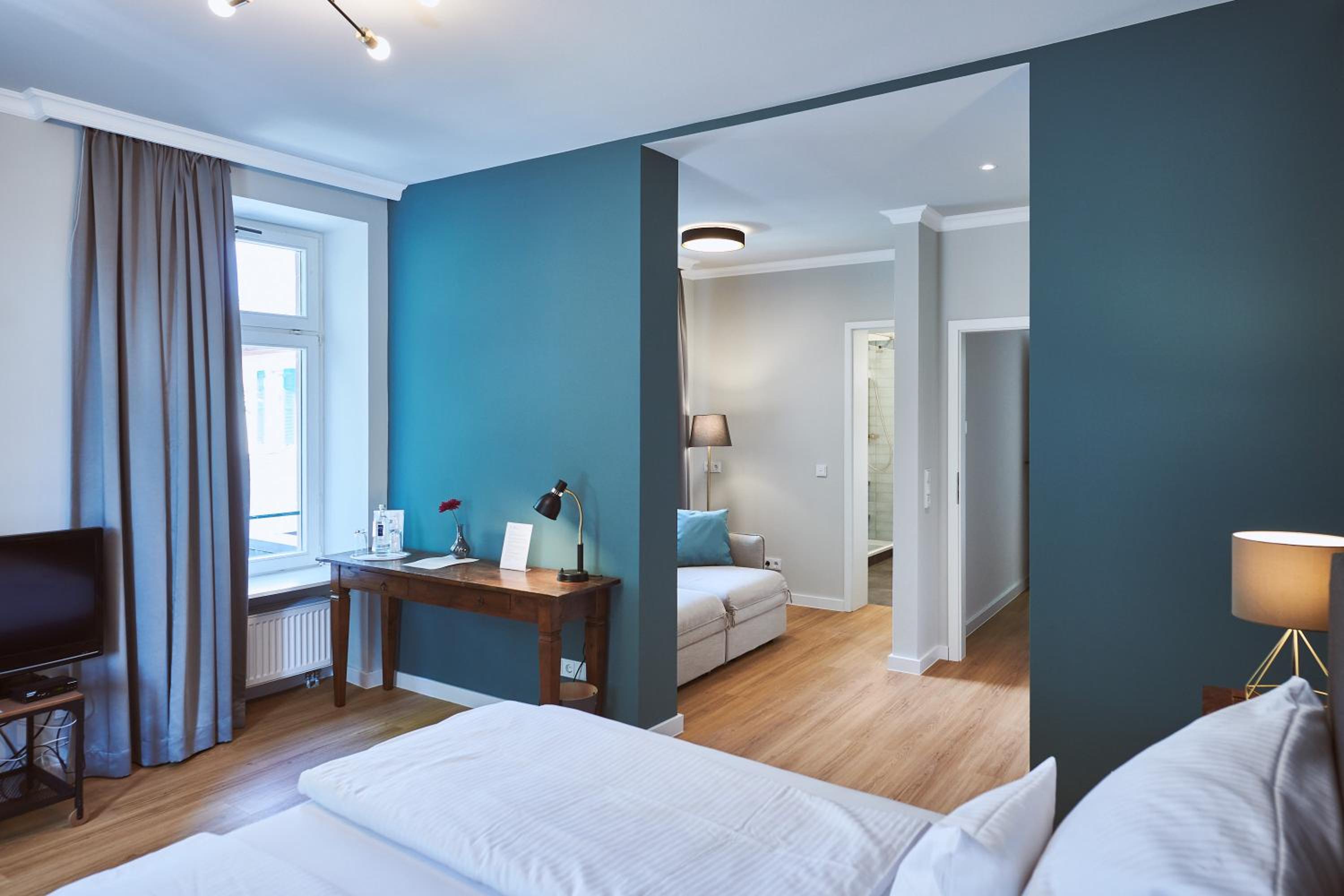 Standard Suite - Photo 1