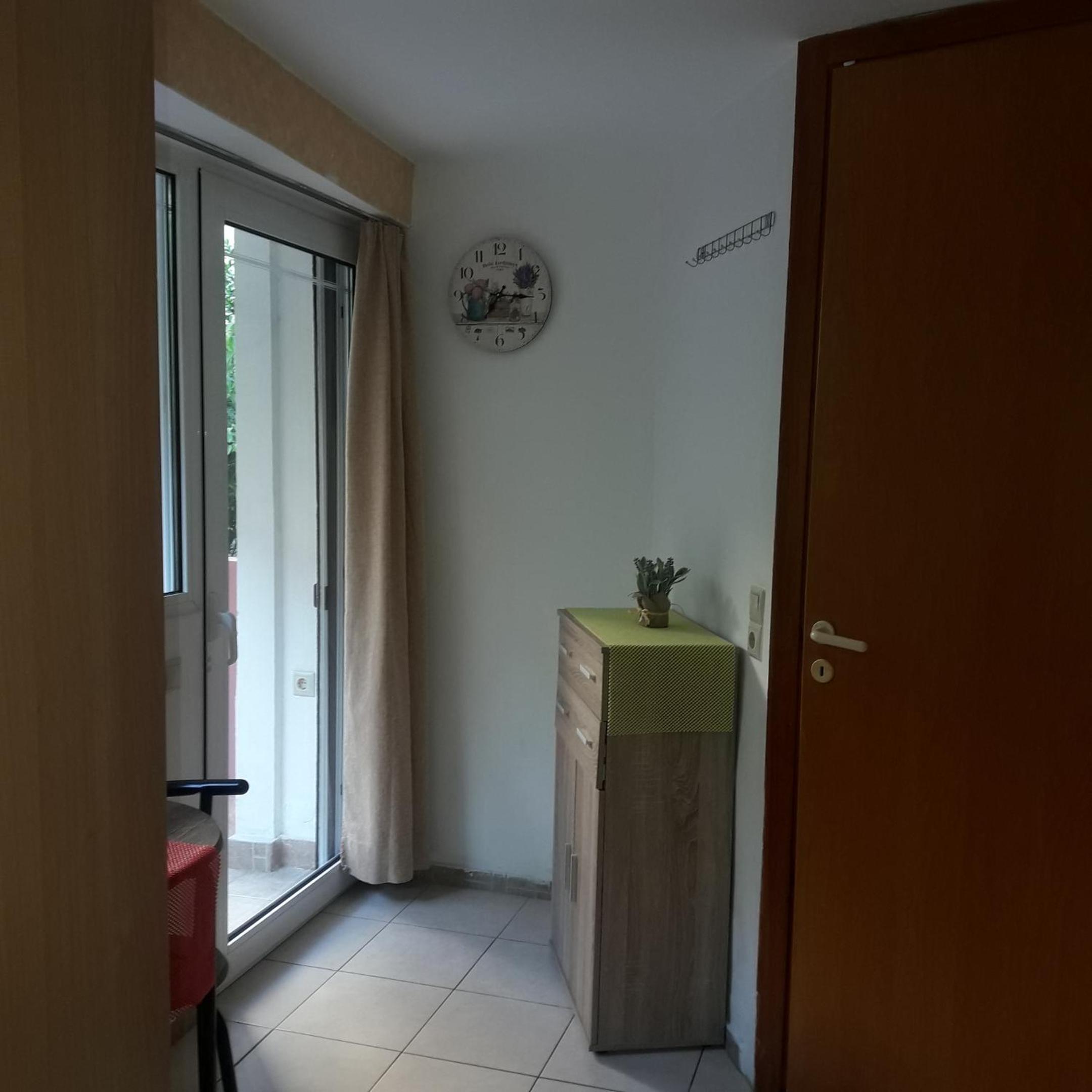 One-Bedroom Apartment - Photo 13