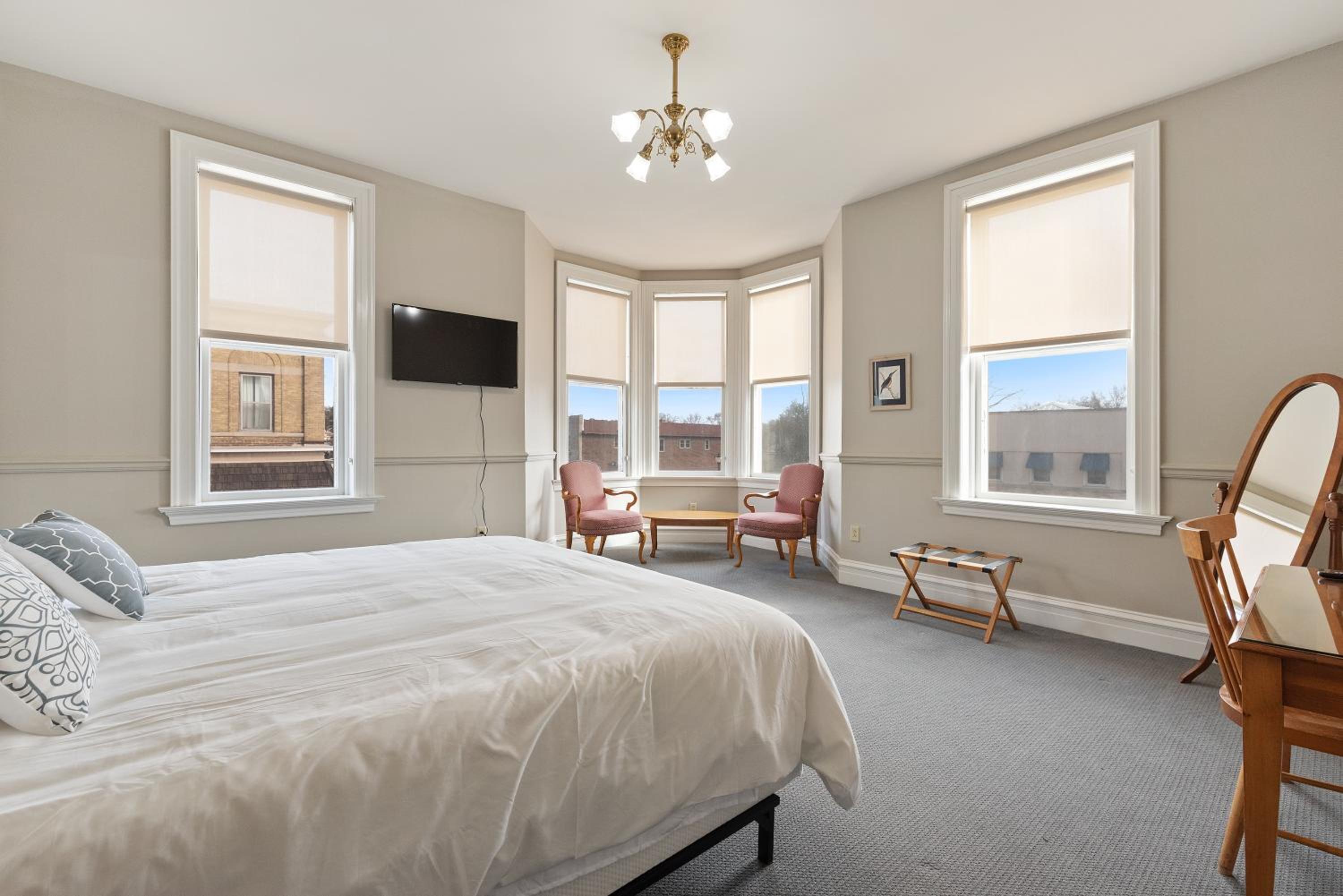 Superior King Suite photo 2