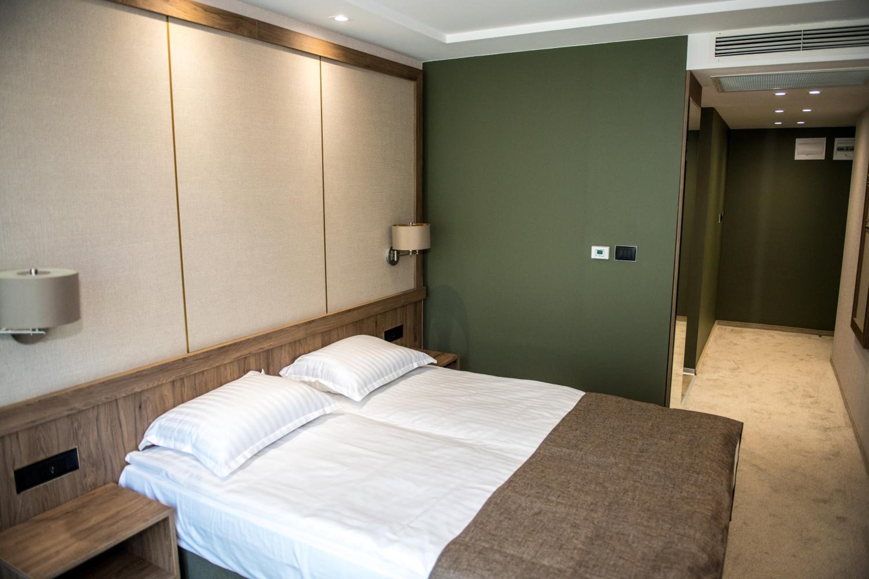 Deluxe Double or Twin Room with Garden View