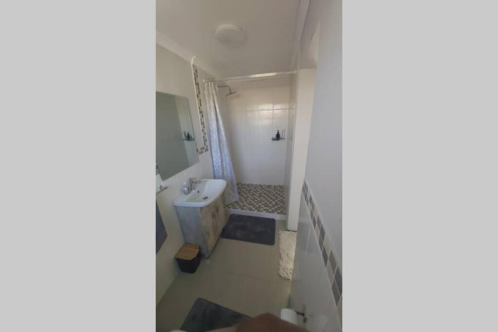 One-Bedroom Apartment - Photo 6