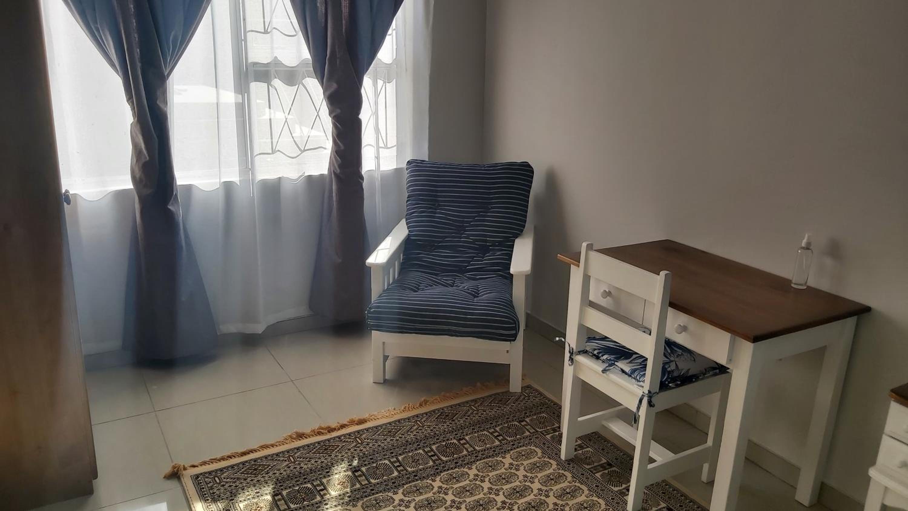 One-Bedroom Apartment - Photo 8