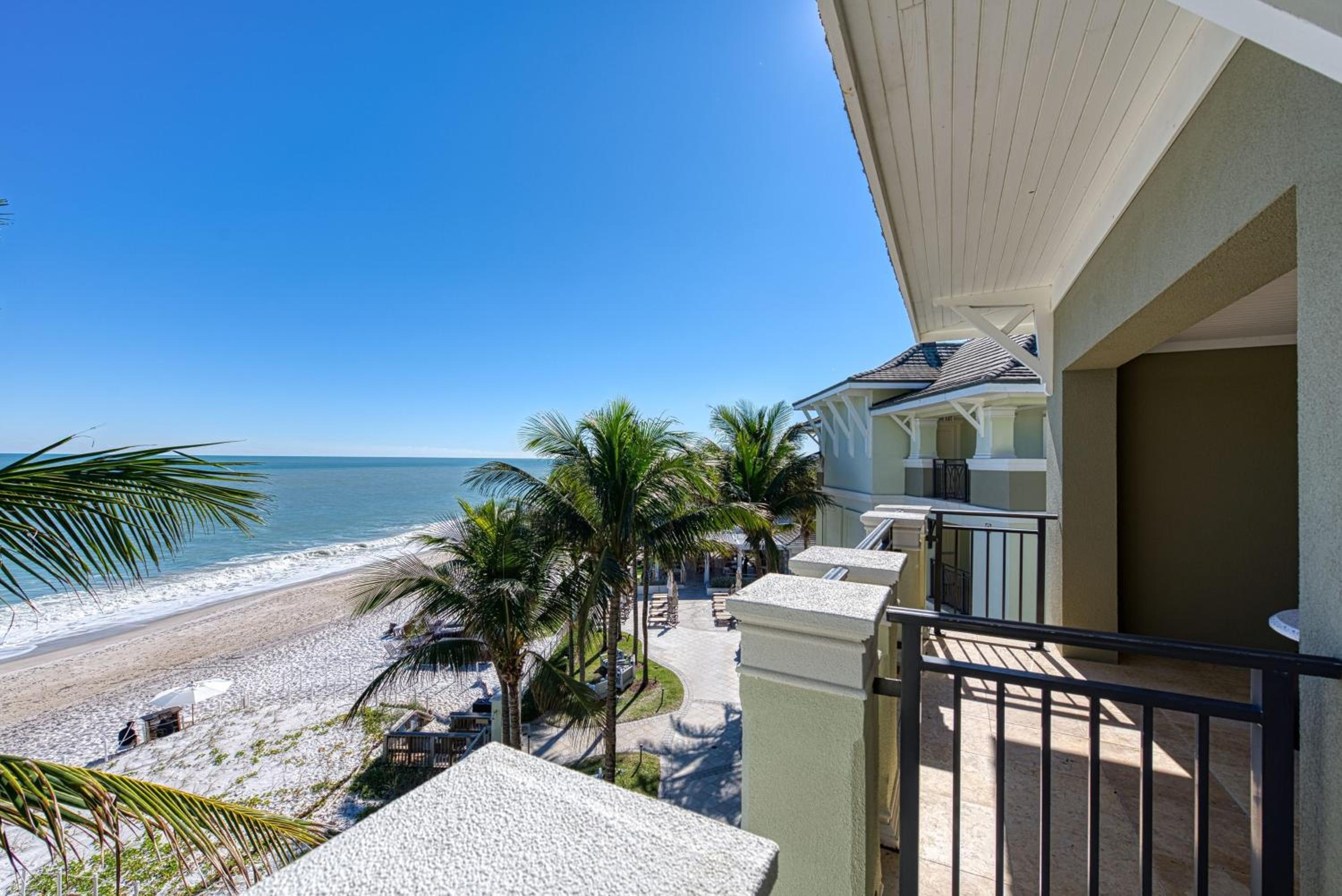 Grand One-Bedroom King Suite - Oceanfront - Photo 4